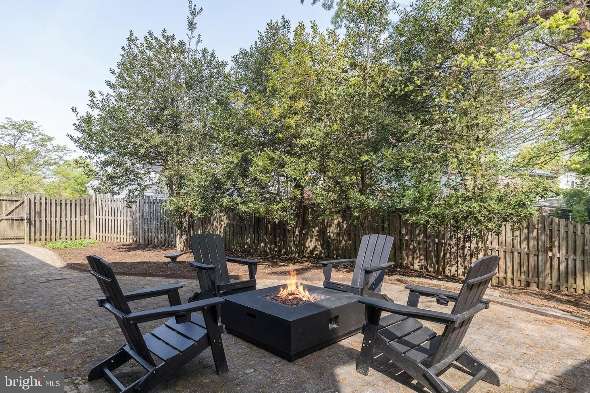 LAKE BRADDOCK - Residential