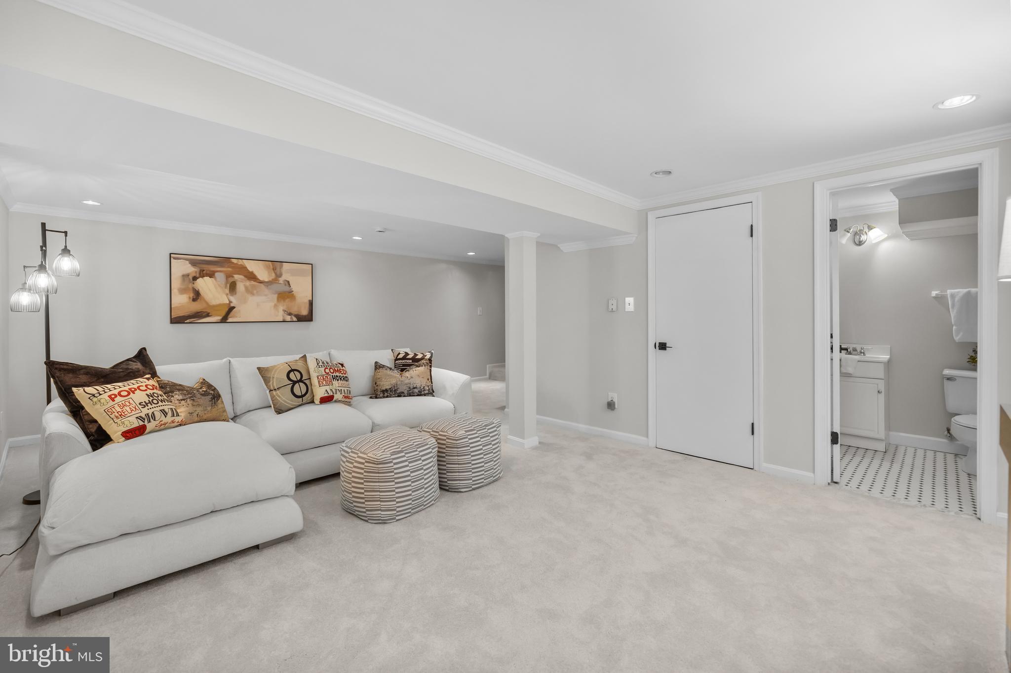 LAKE BRADDOCK - Residential