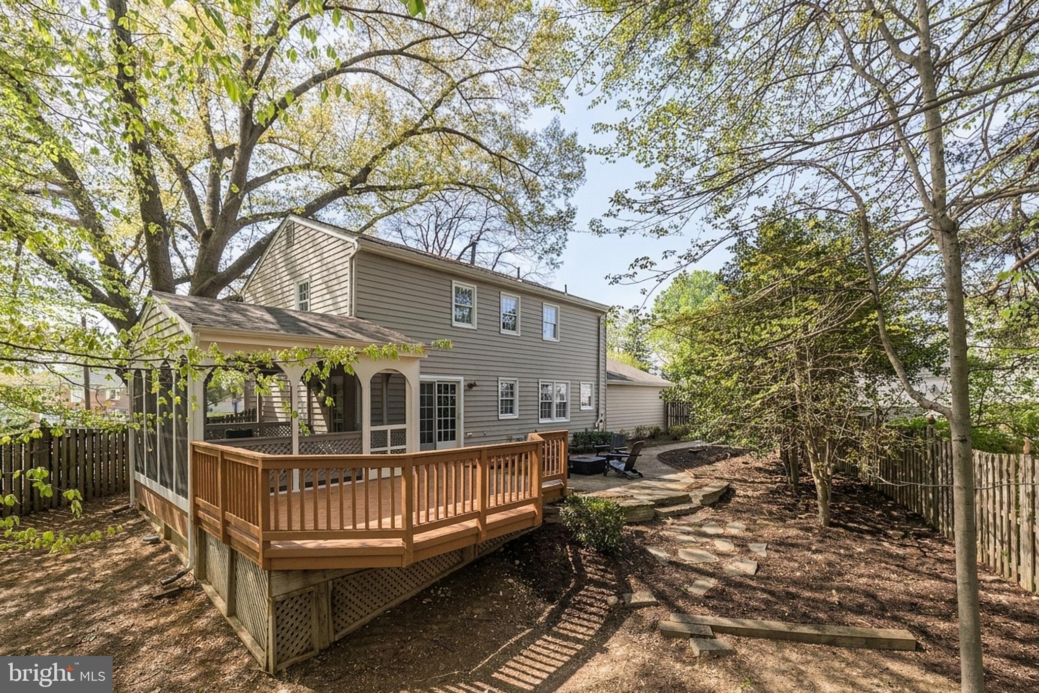 LAKE BRADDOCK - Residential