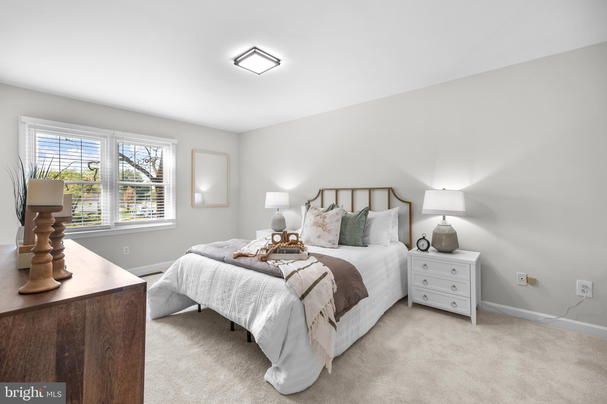 LAKE BRADDOCK - Residential