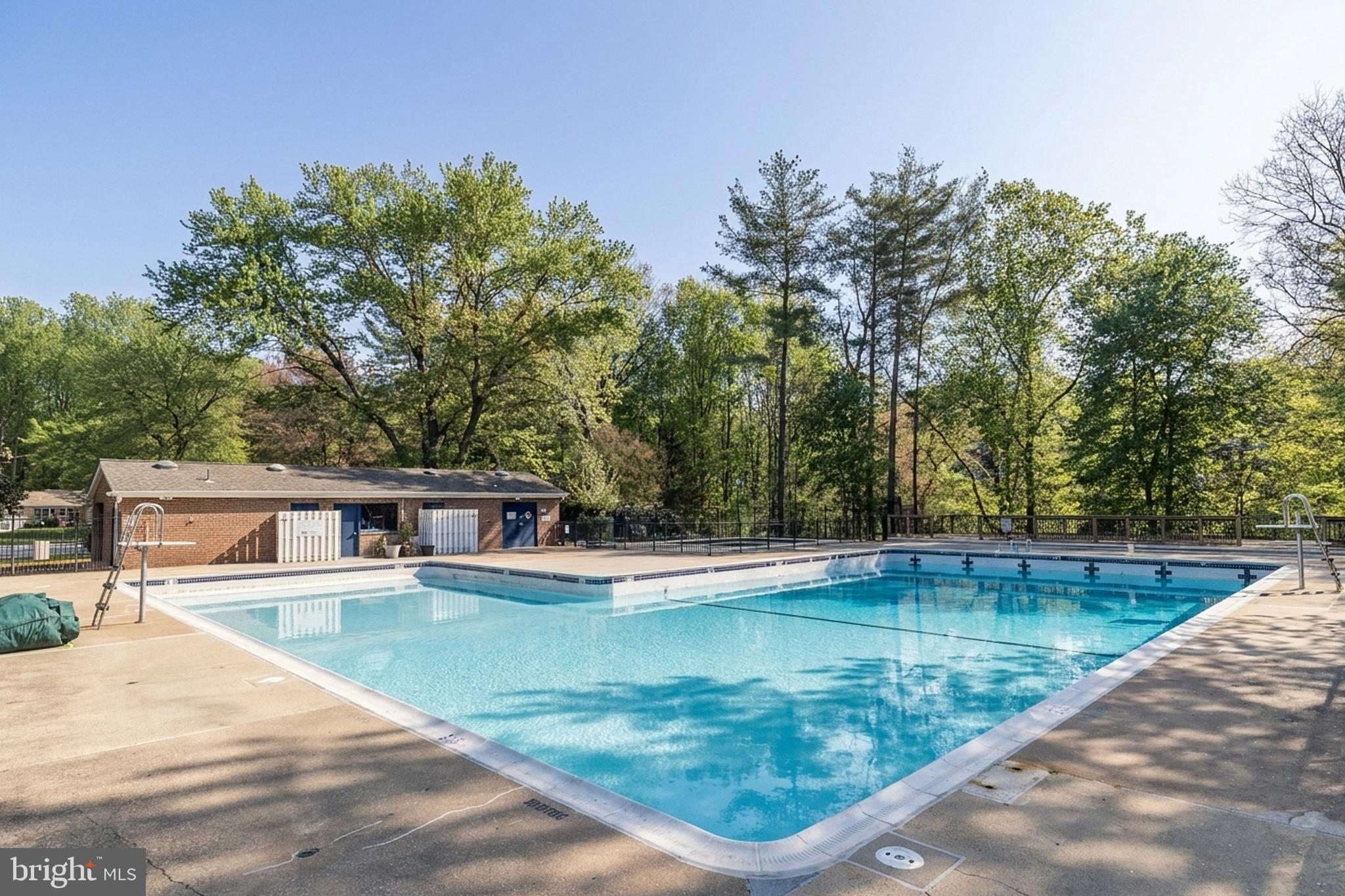 LAKE BRADDOCK - Residential