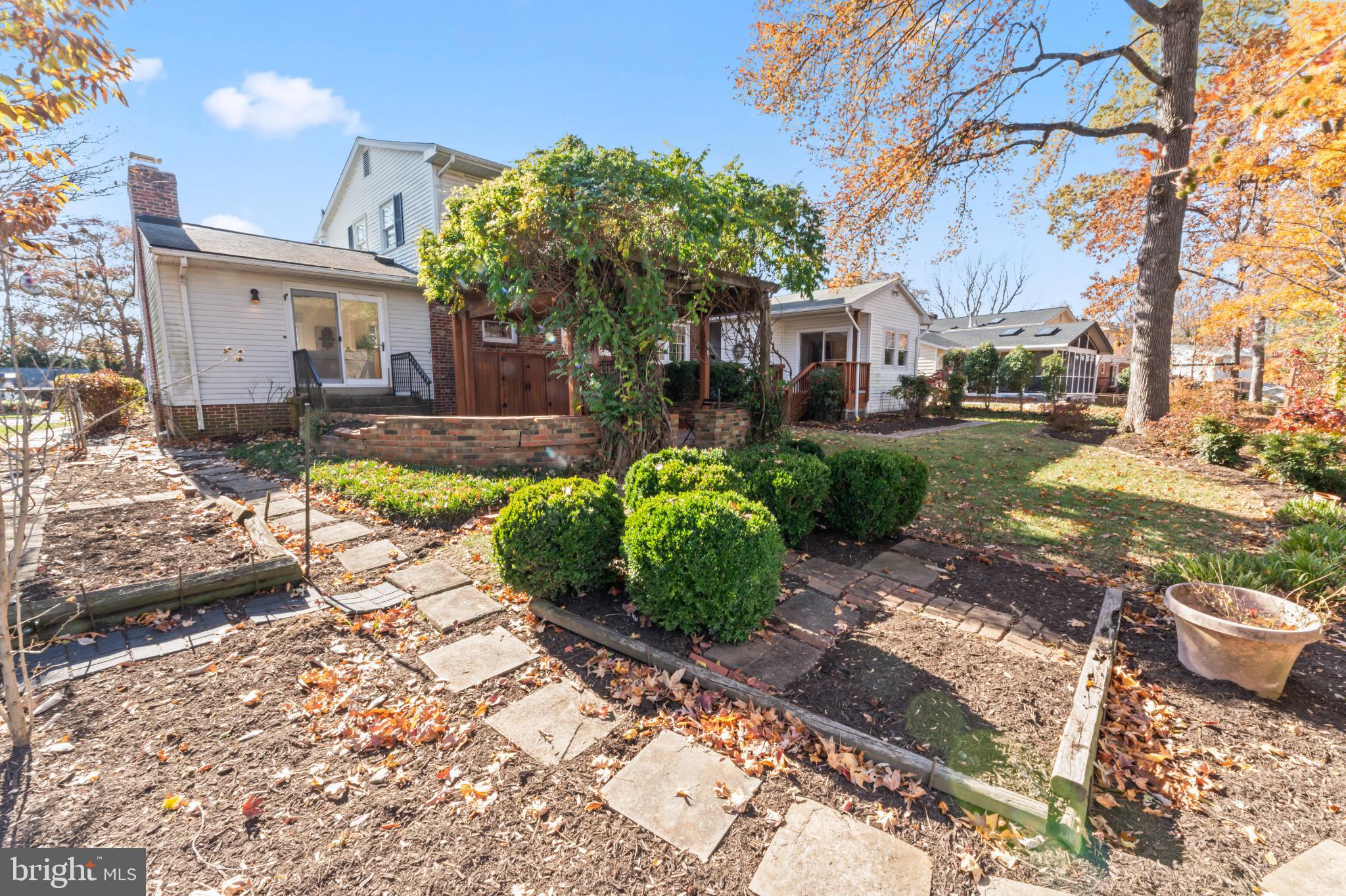 WEST SPRINGFIELD - Residential