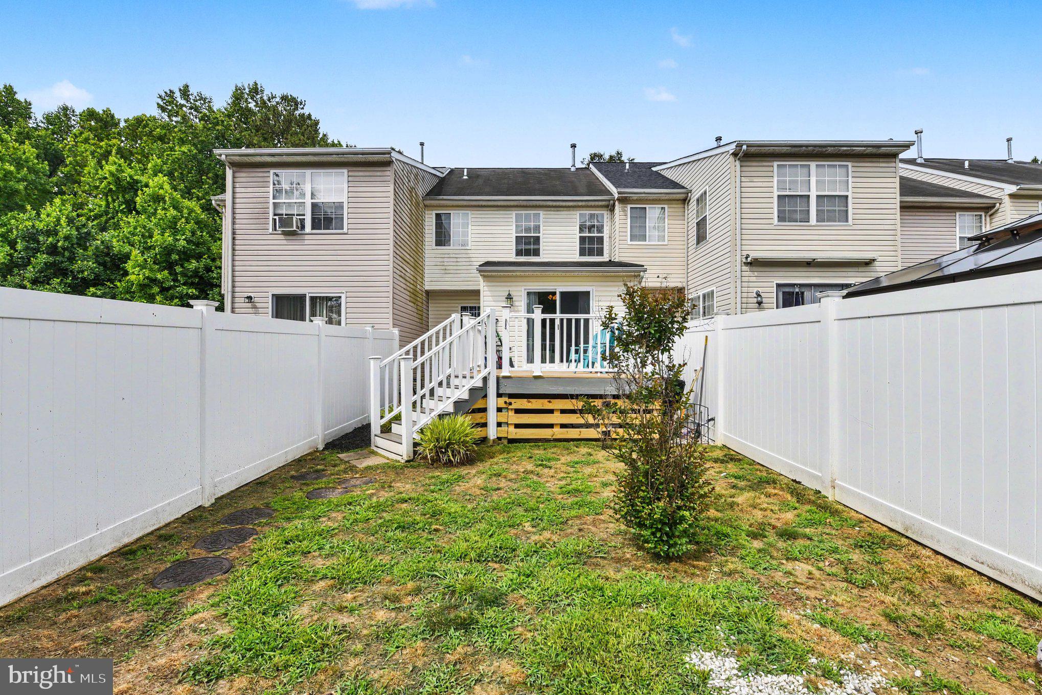 715 SHALLOW RIDGE COURT