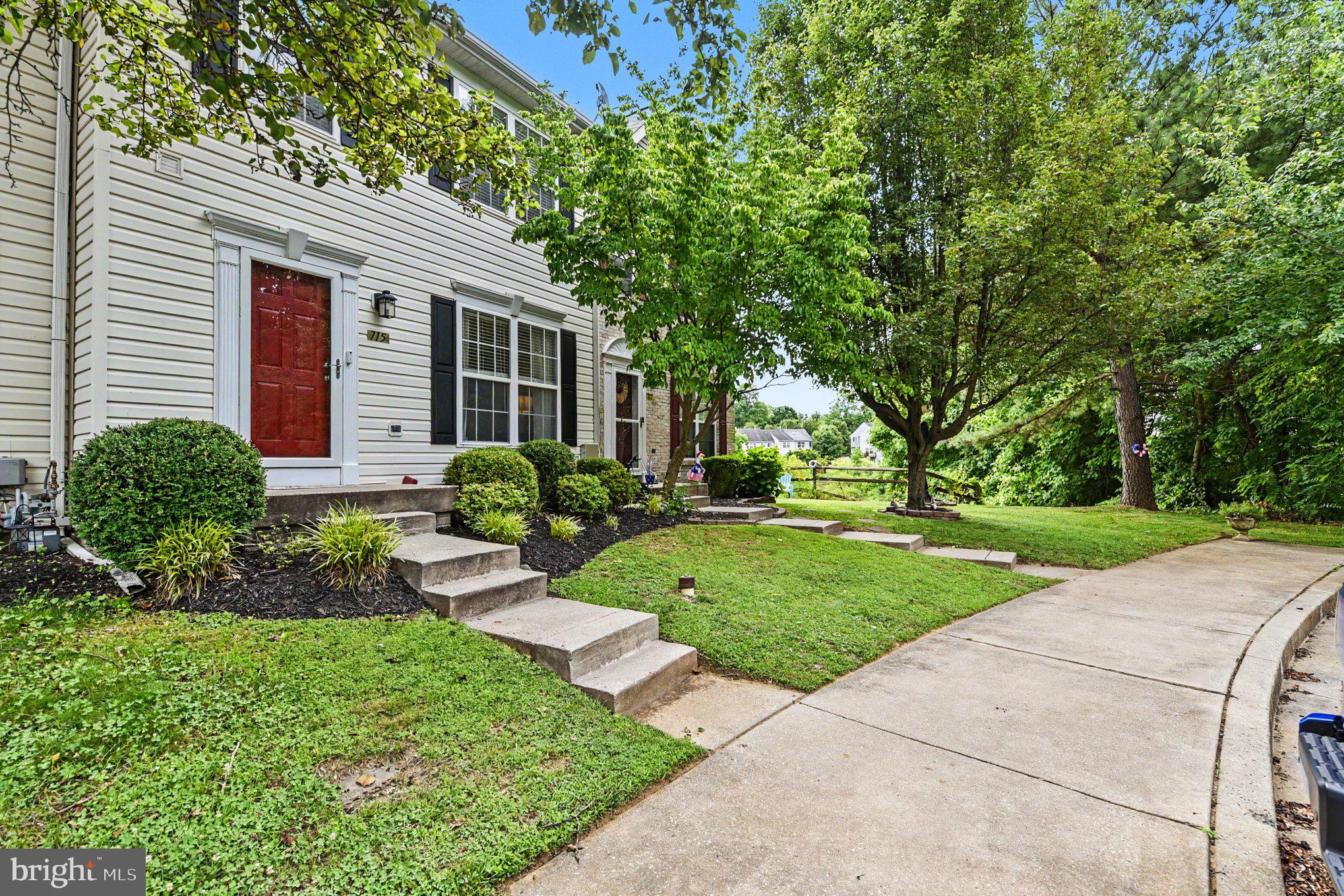 715 SHALLOW RIDGE COURT