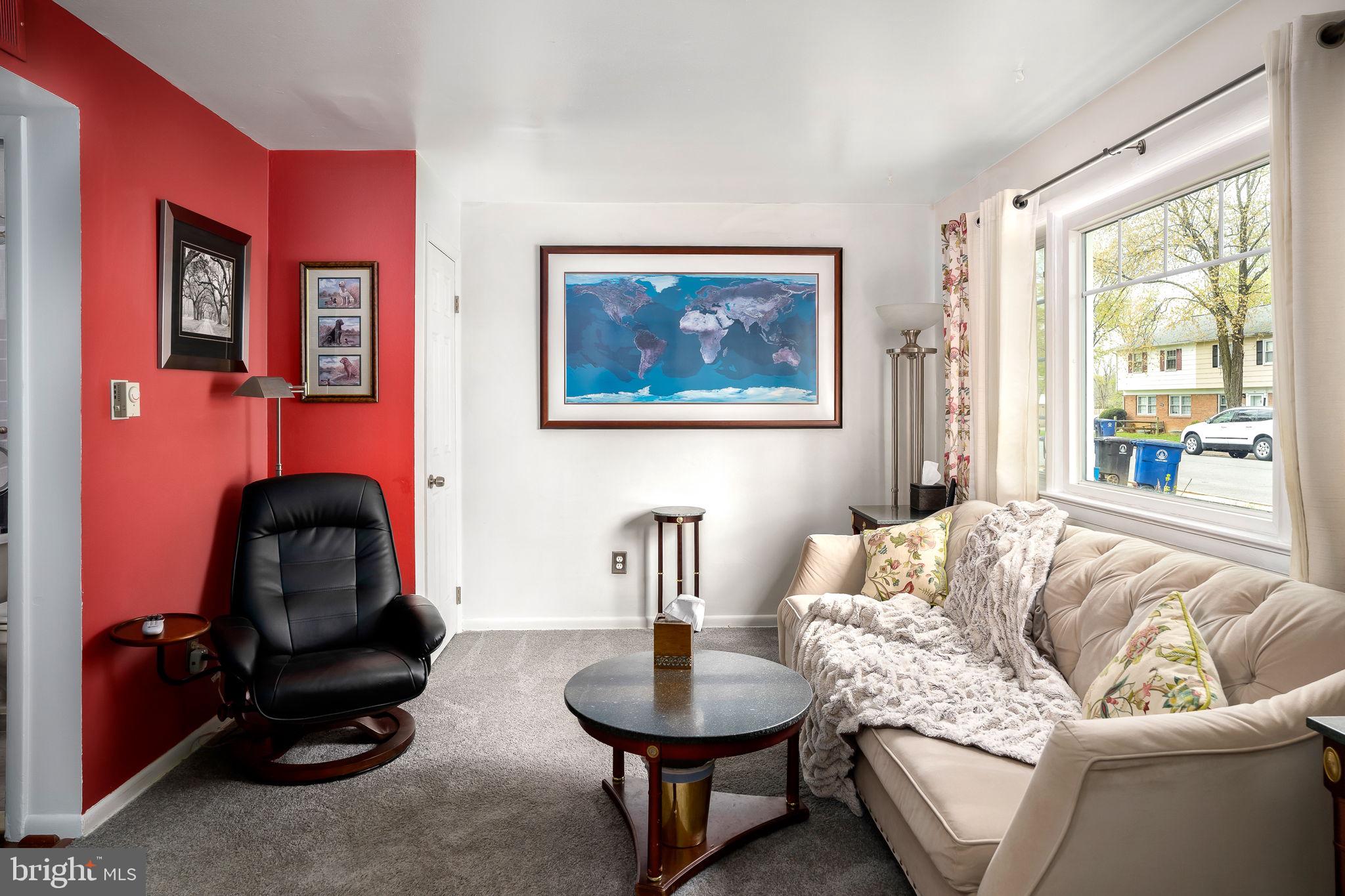 VIRGINIA KNOLLS - Residential