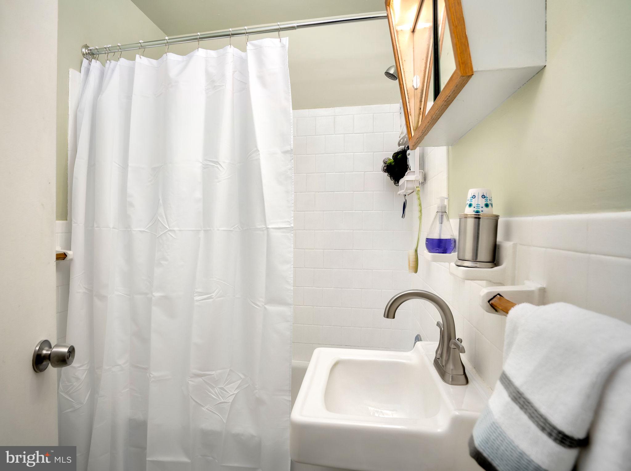 VIRGINIA KNOLLS - Residential