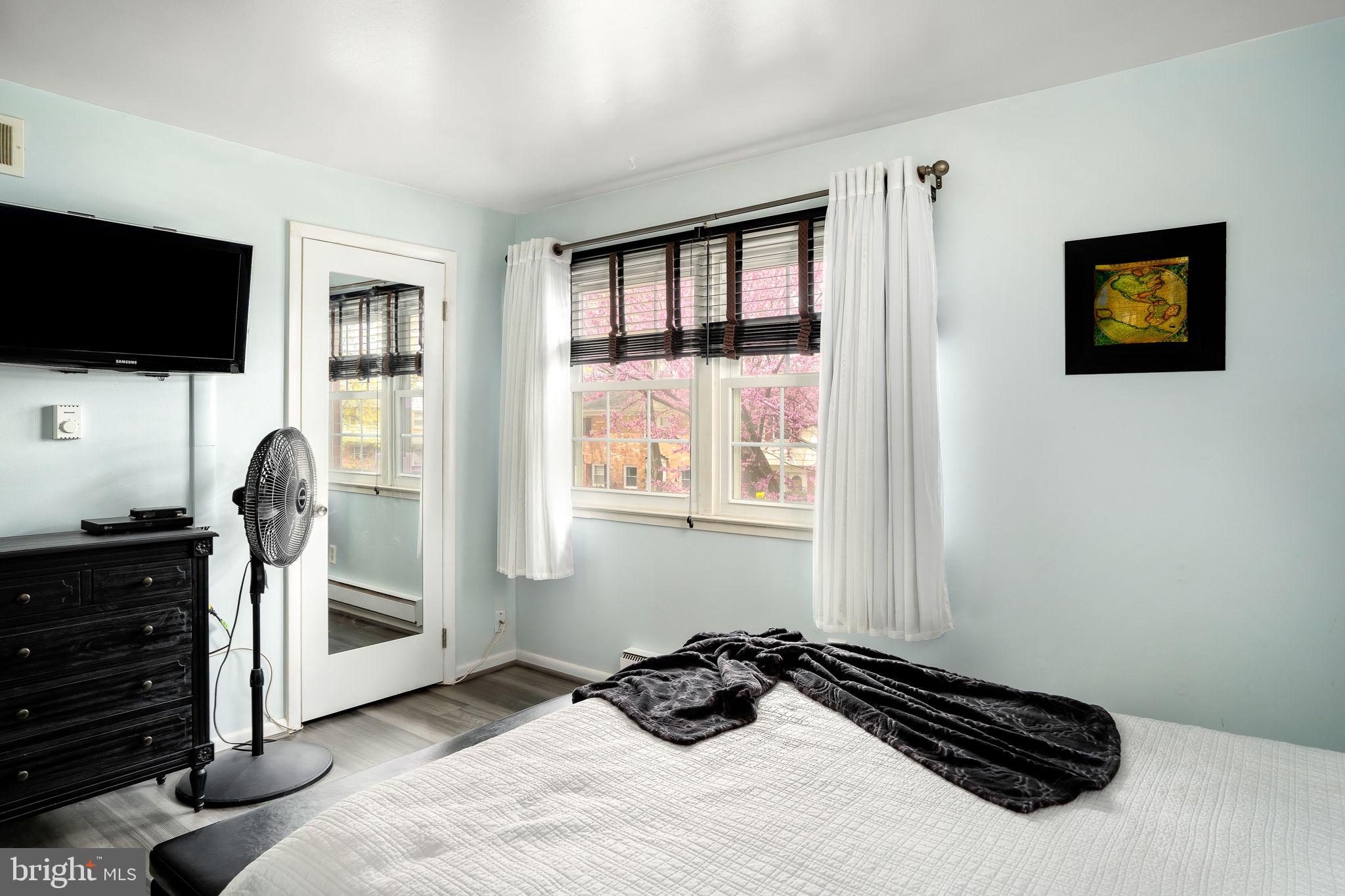 VIRGINIA KNOLLS - Residential