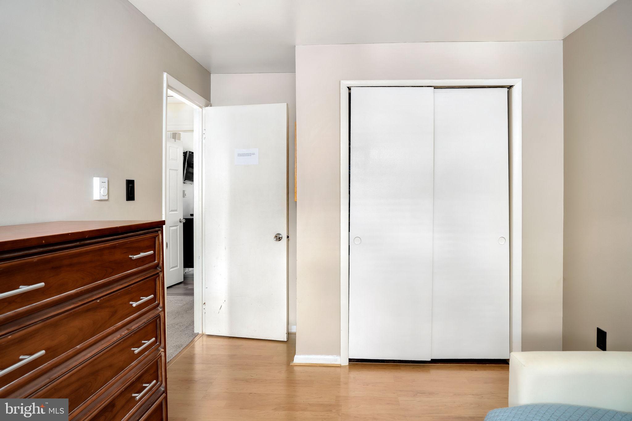 VIRGINIA KNOLLS - Residential