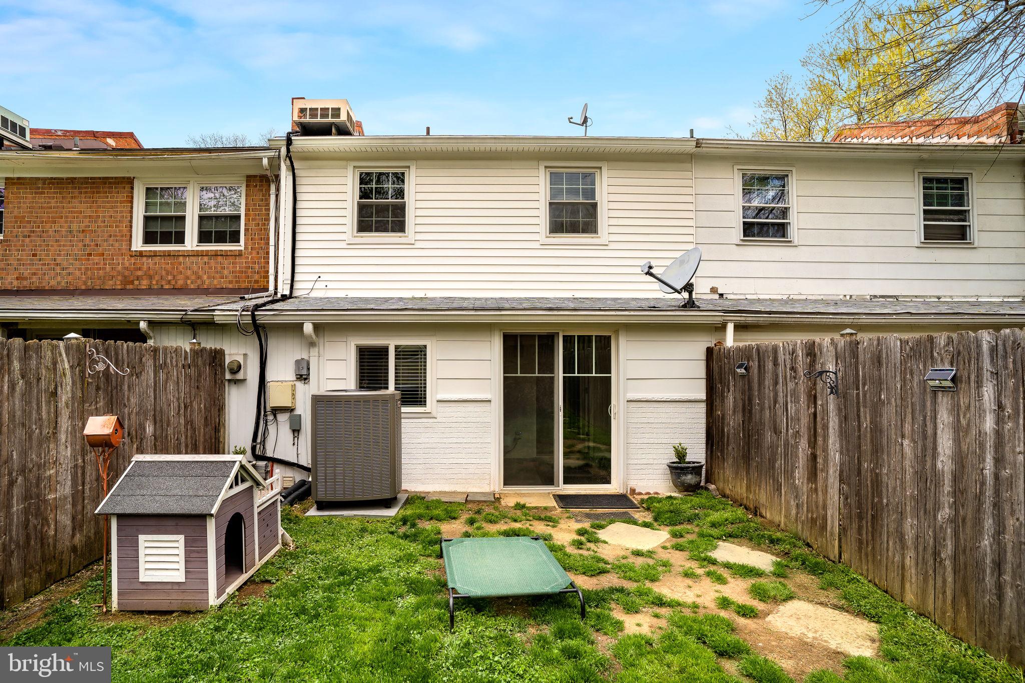 VIRGINIA KNOLLS - Residential