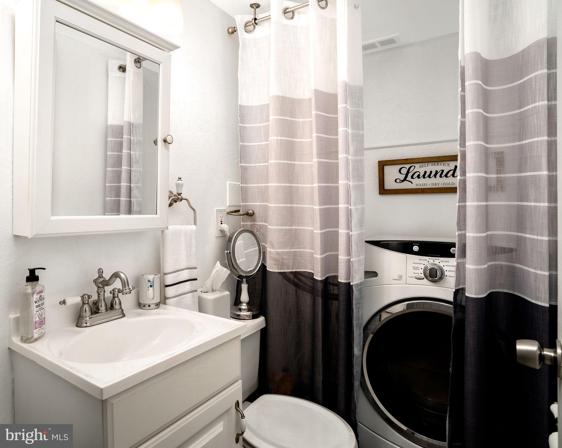 VIRGINIA KNOLLS - Residential