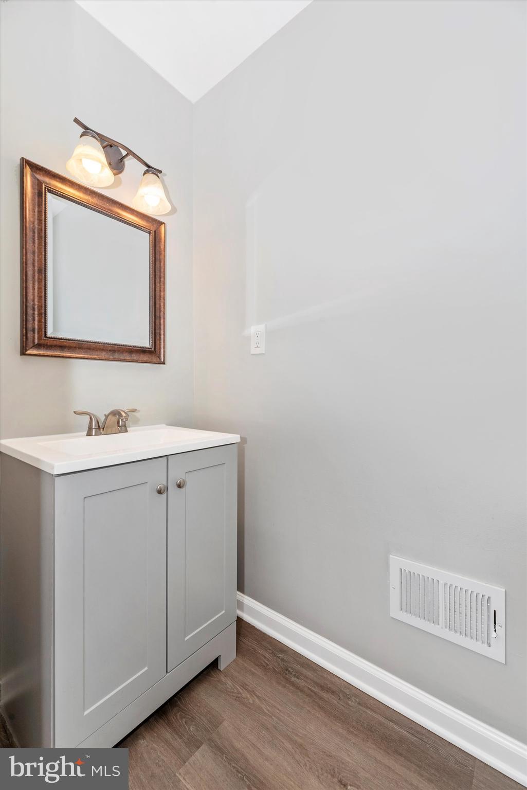 KENLY SQUARE - Residential