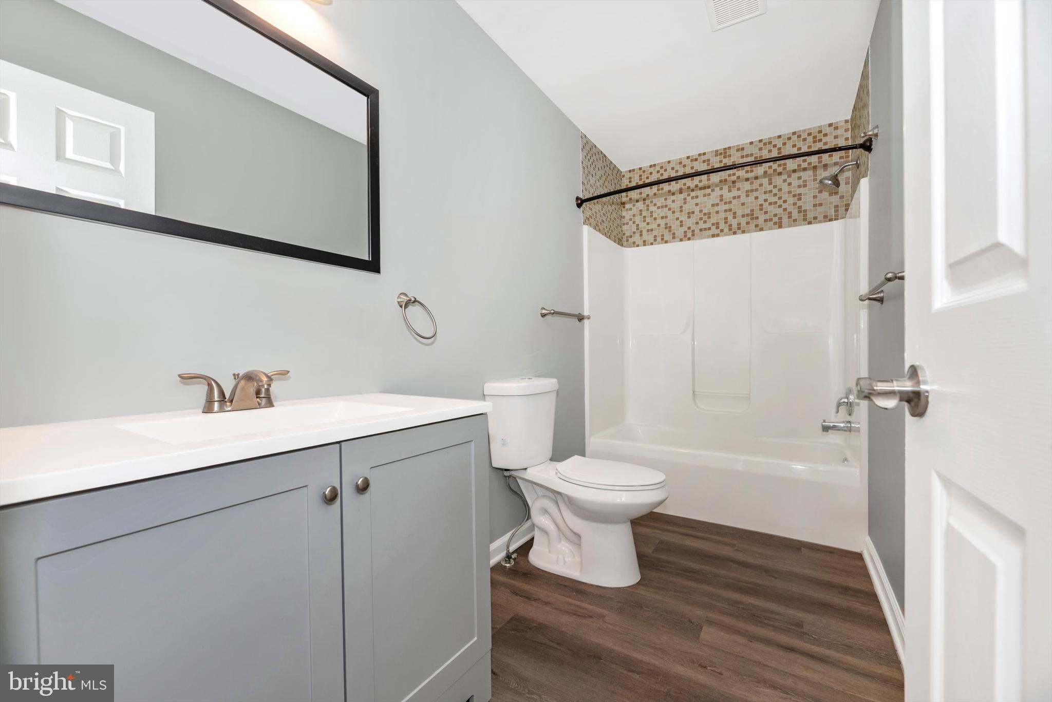 KENLY SQUARE - Residential