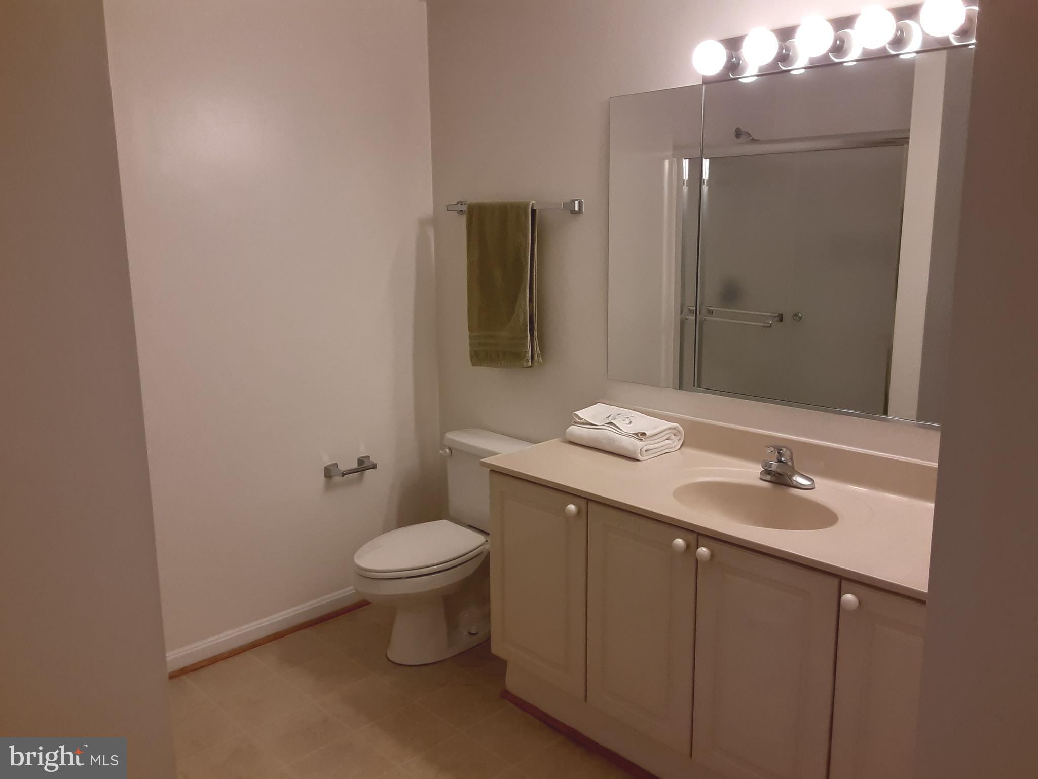 TURNBERRY COURTS AT LEIS - Residential