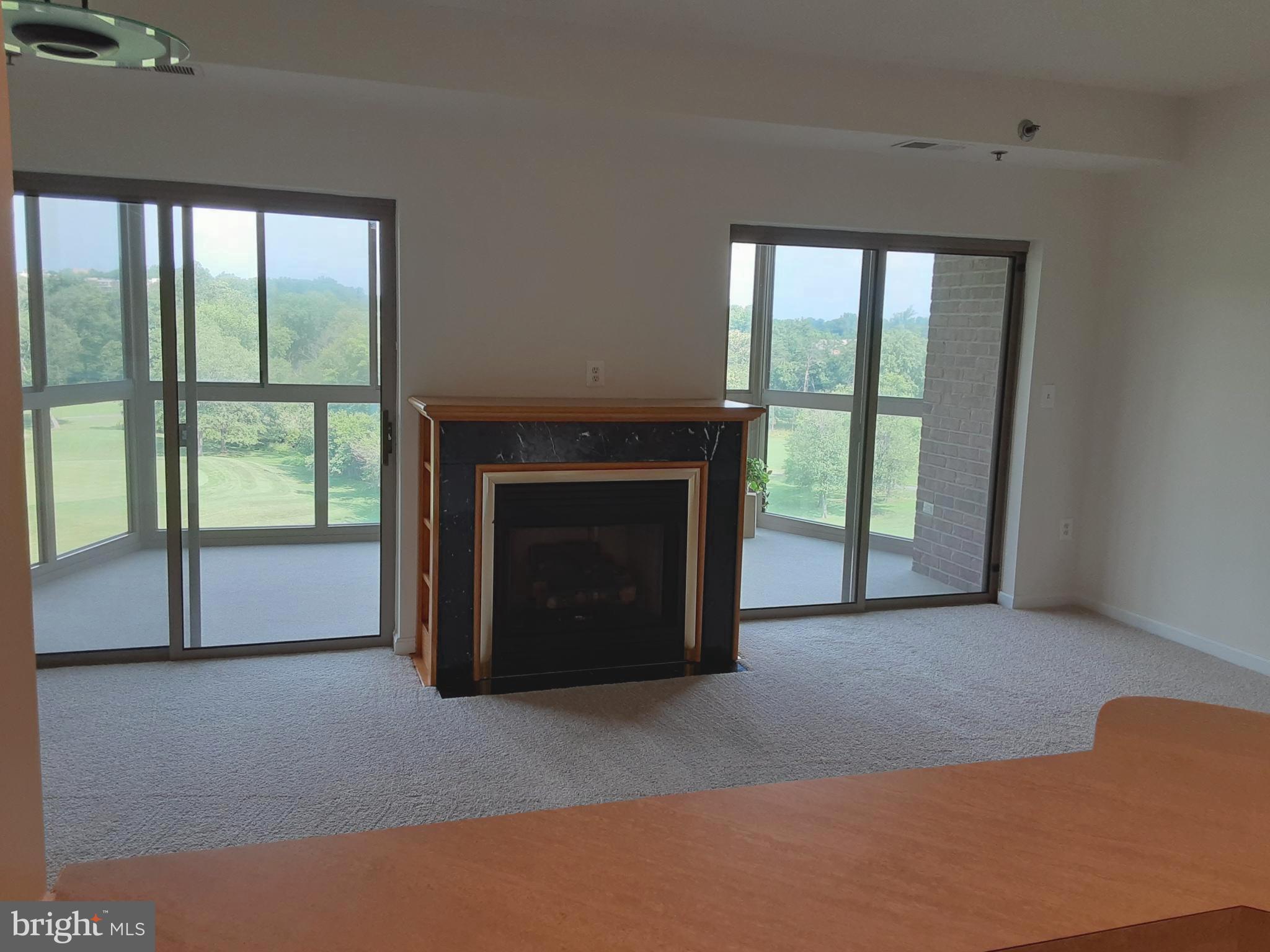 TURNBERRY COURTS AT LEIS - Residential