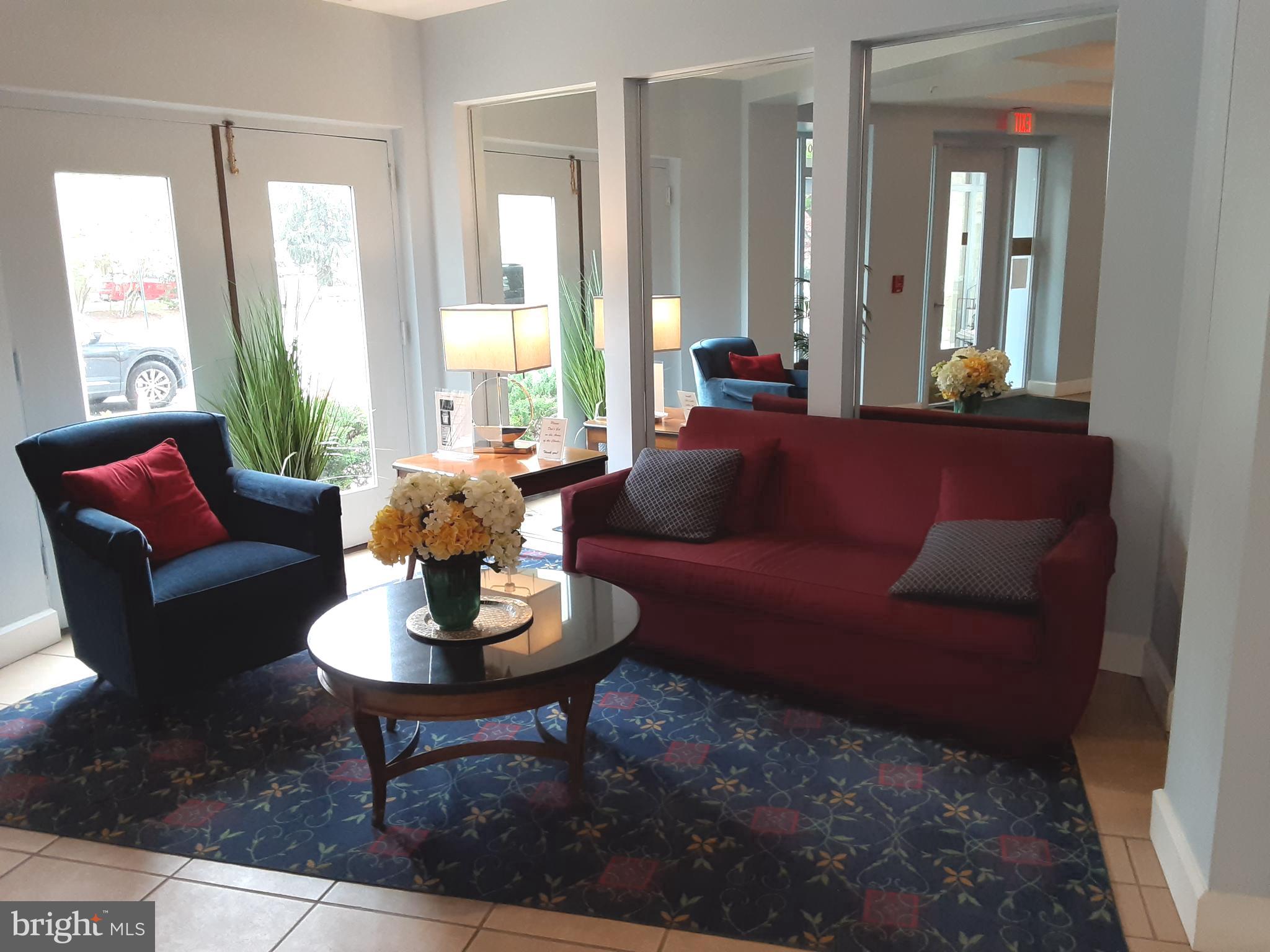 TURNBERRY COURTS AT LEIS - Residential