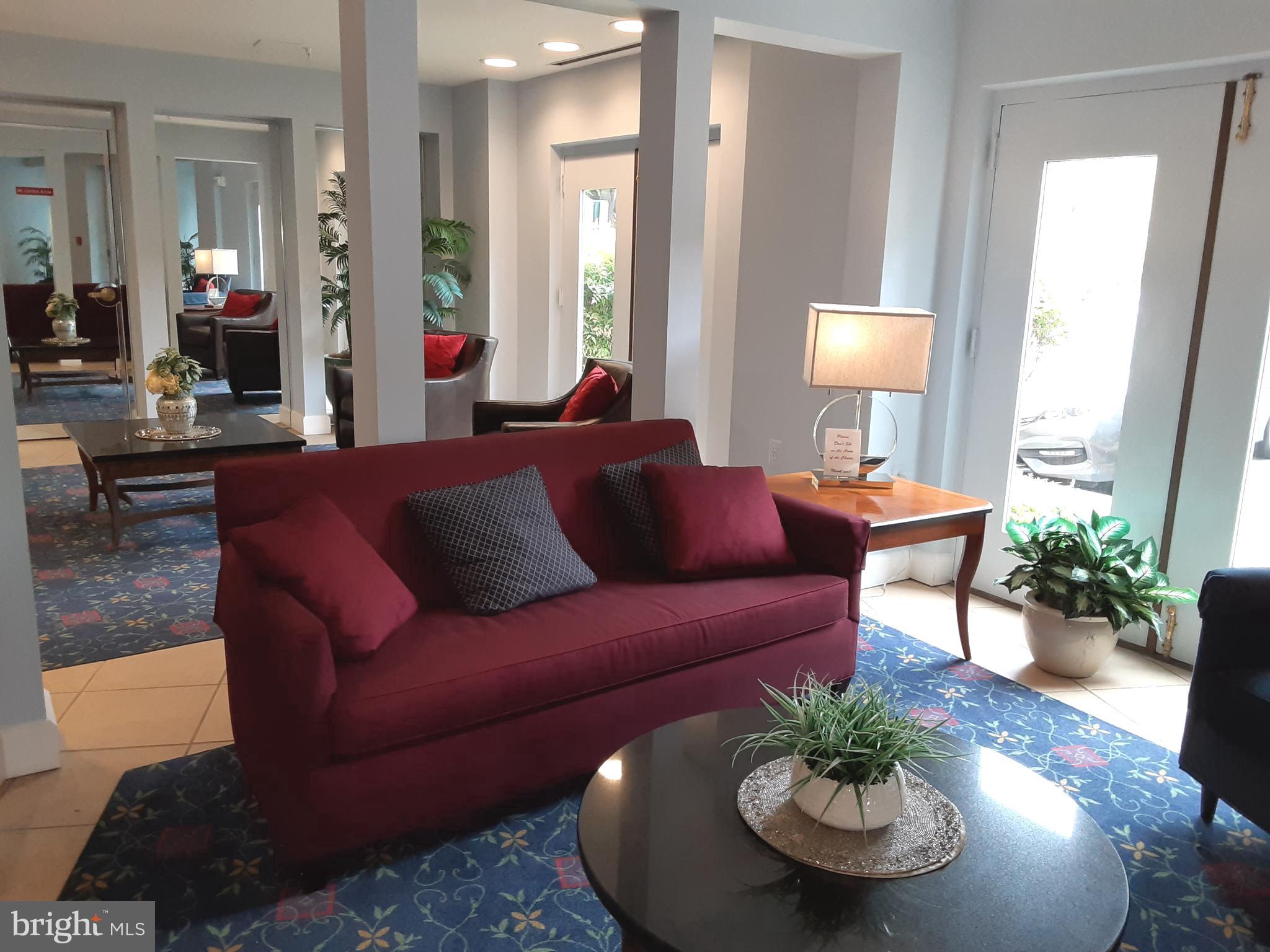 TURNBERRY COURTS AT LEIS - Residential