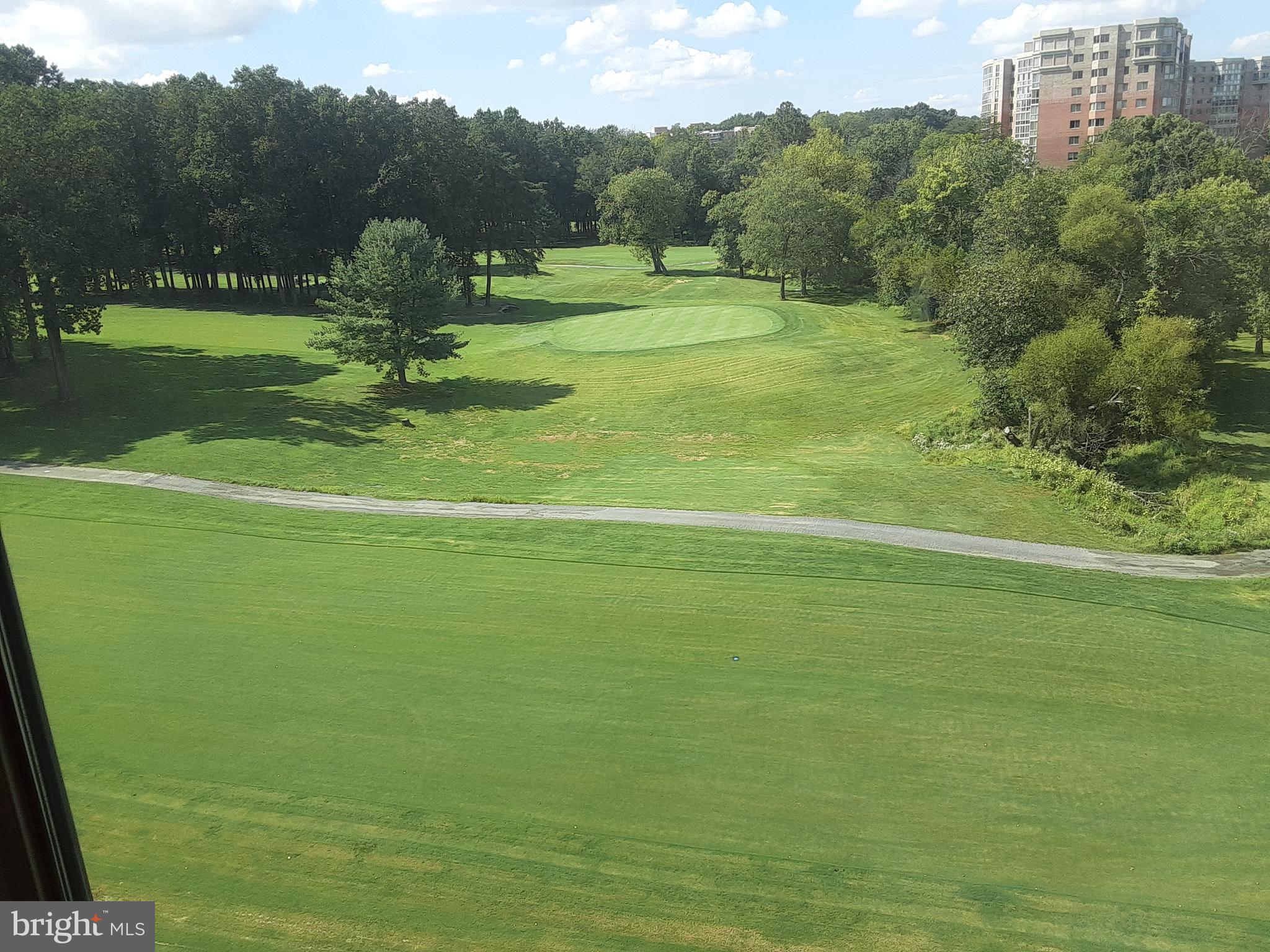 TURNBERRY COURTS AT LEIS - Residential