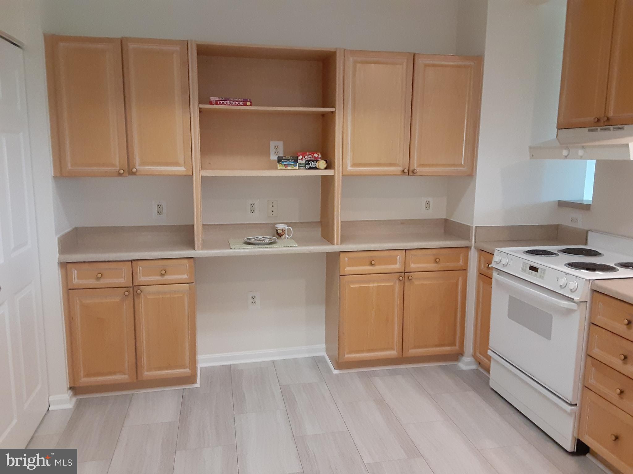 TURNBERRY COURTS AT LEIS - Residential