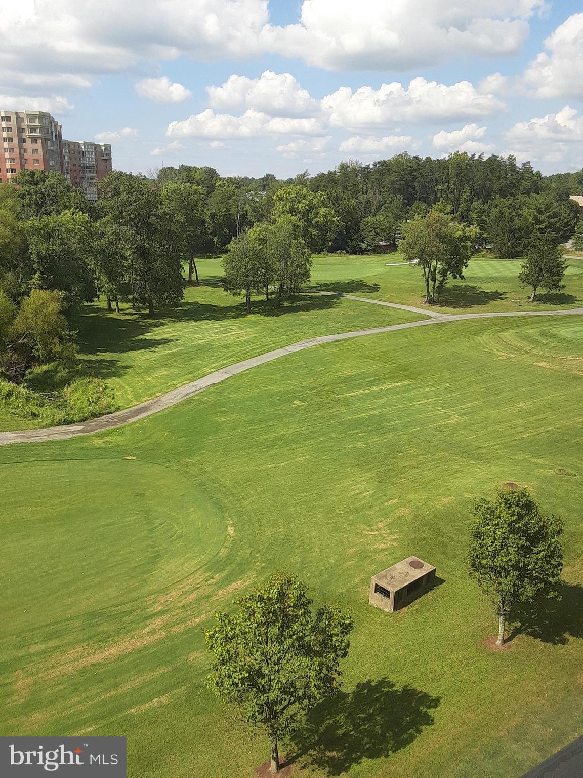 TURNBERRY COURTS AT LEIS - Residential