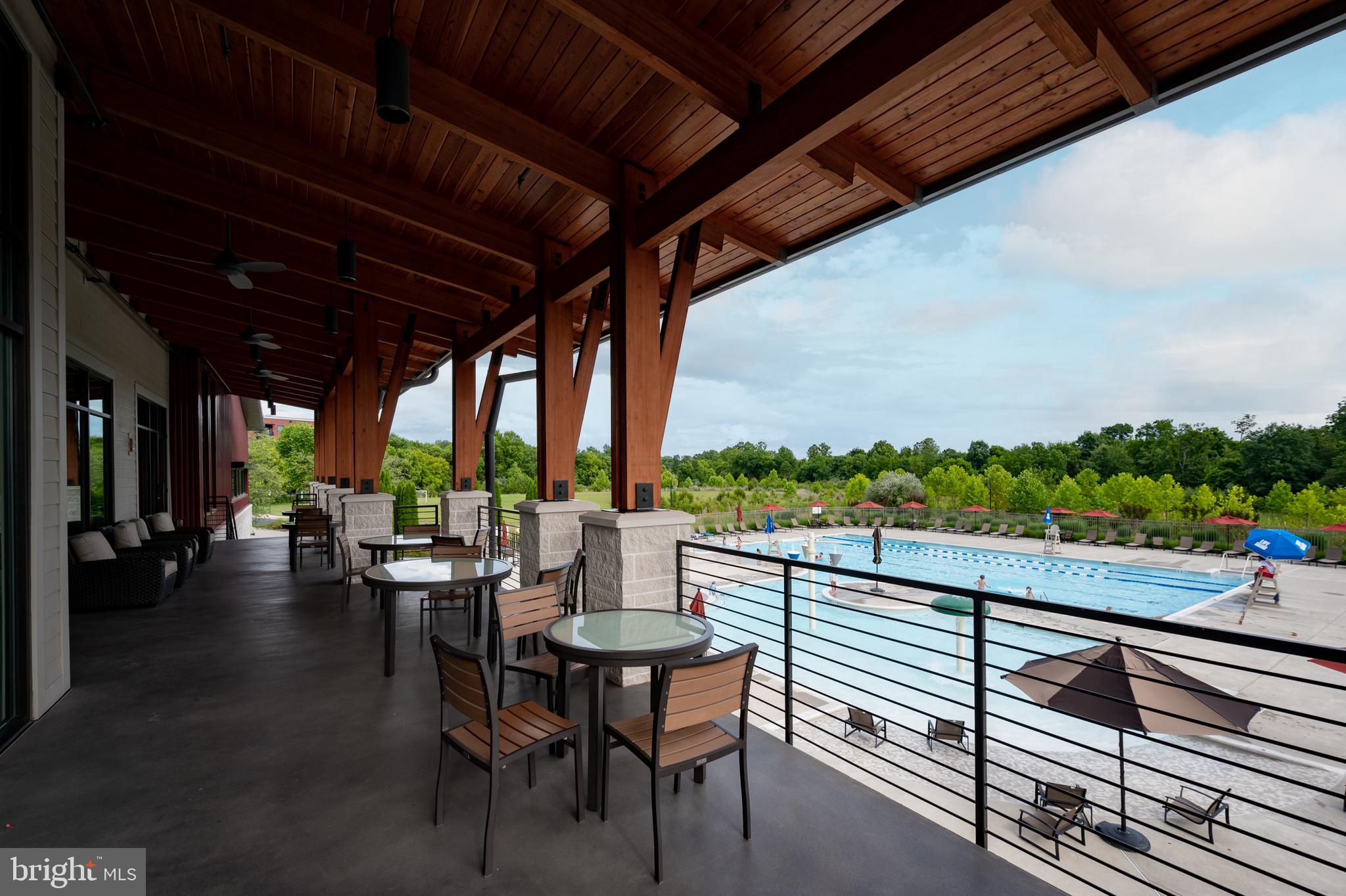 ONE LOUDOUN - Residential