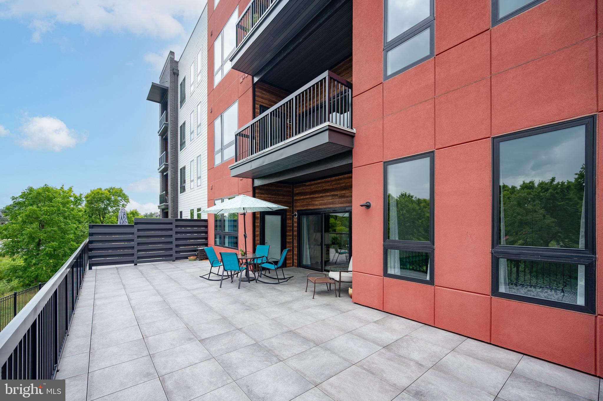 ONE LOUDOUN - Residential