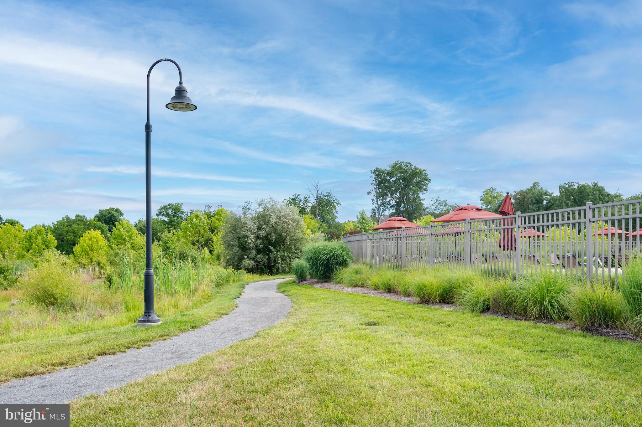 ONE LOUDOUN - Residential