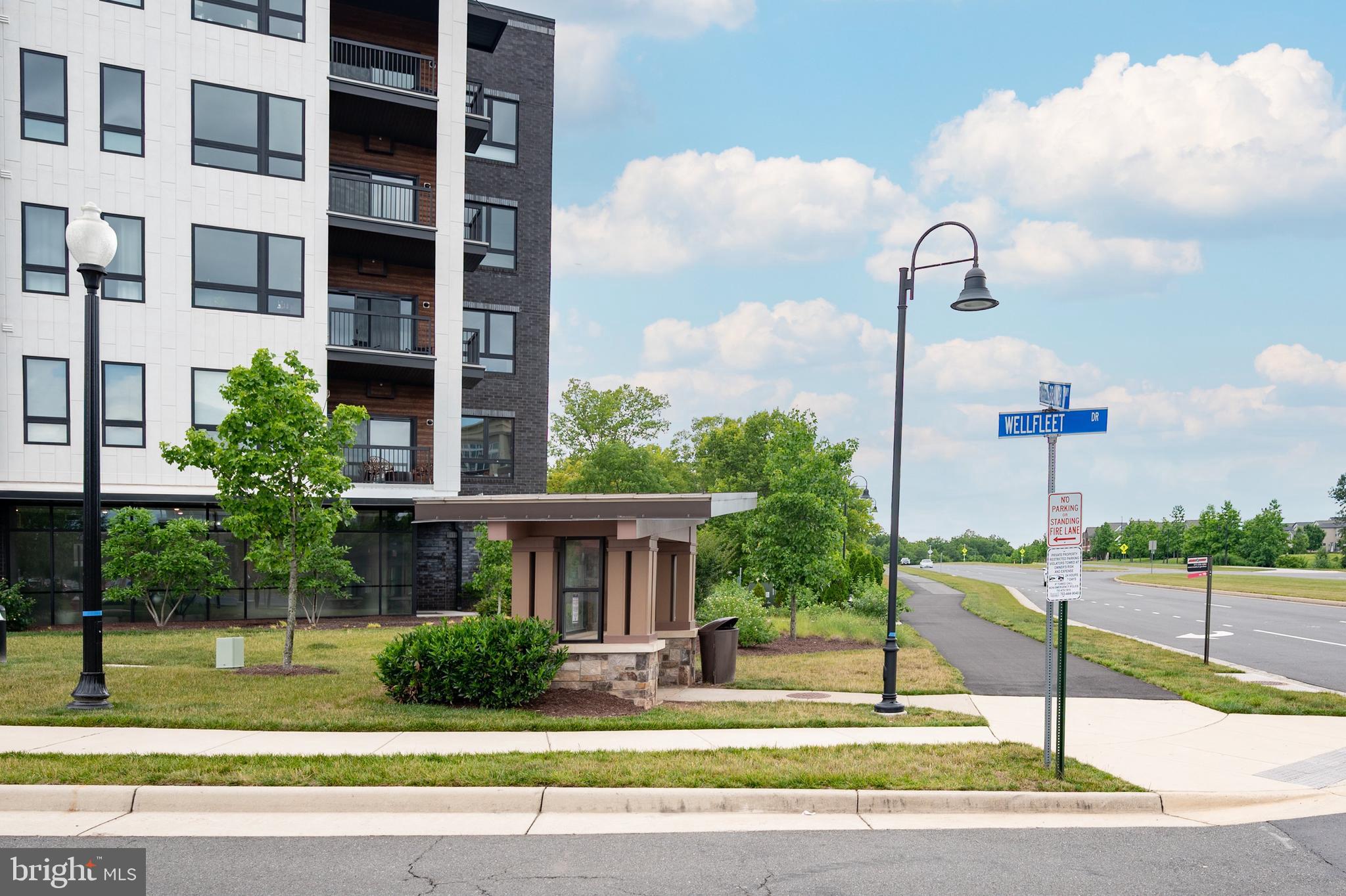 ONE LOUDOUN - Residential