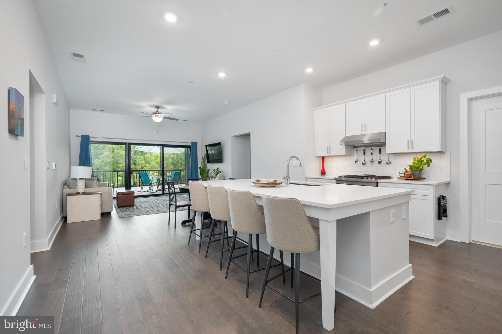 ONE LOUDOUN - Residential