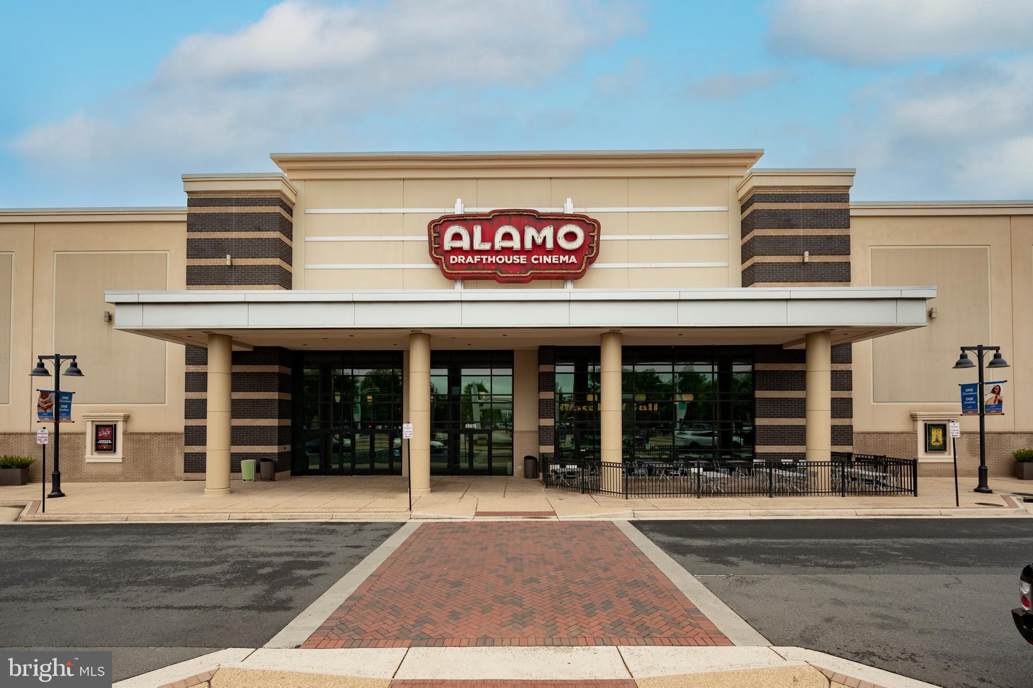 ONE LOUDOUN - Residential