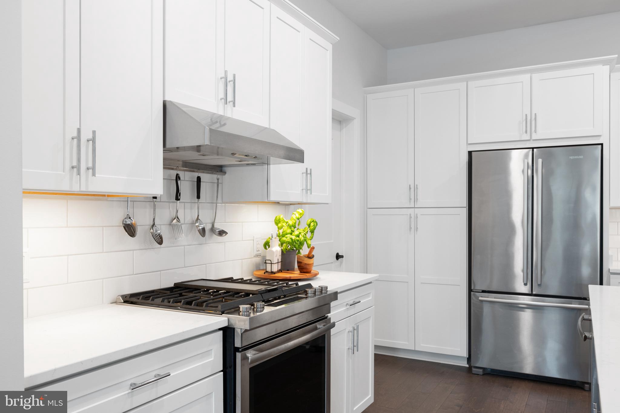 ONE LOUDOUN - Residential