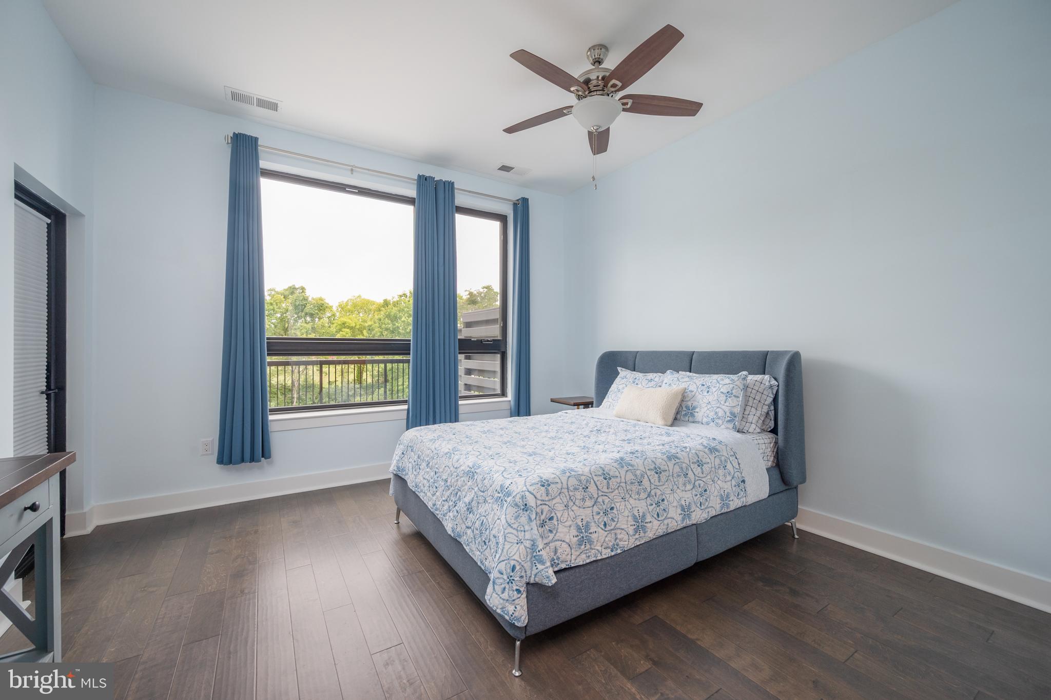 ONE LOUDOUN - Residential