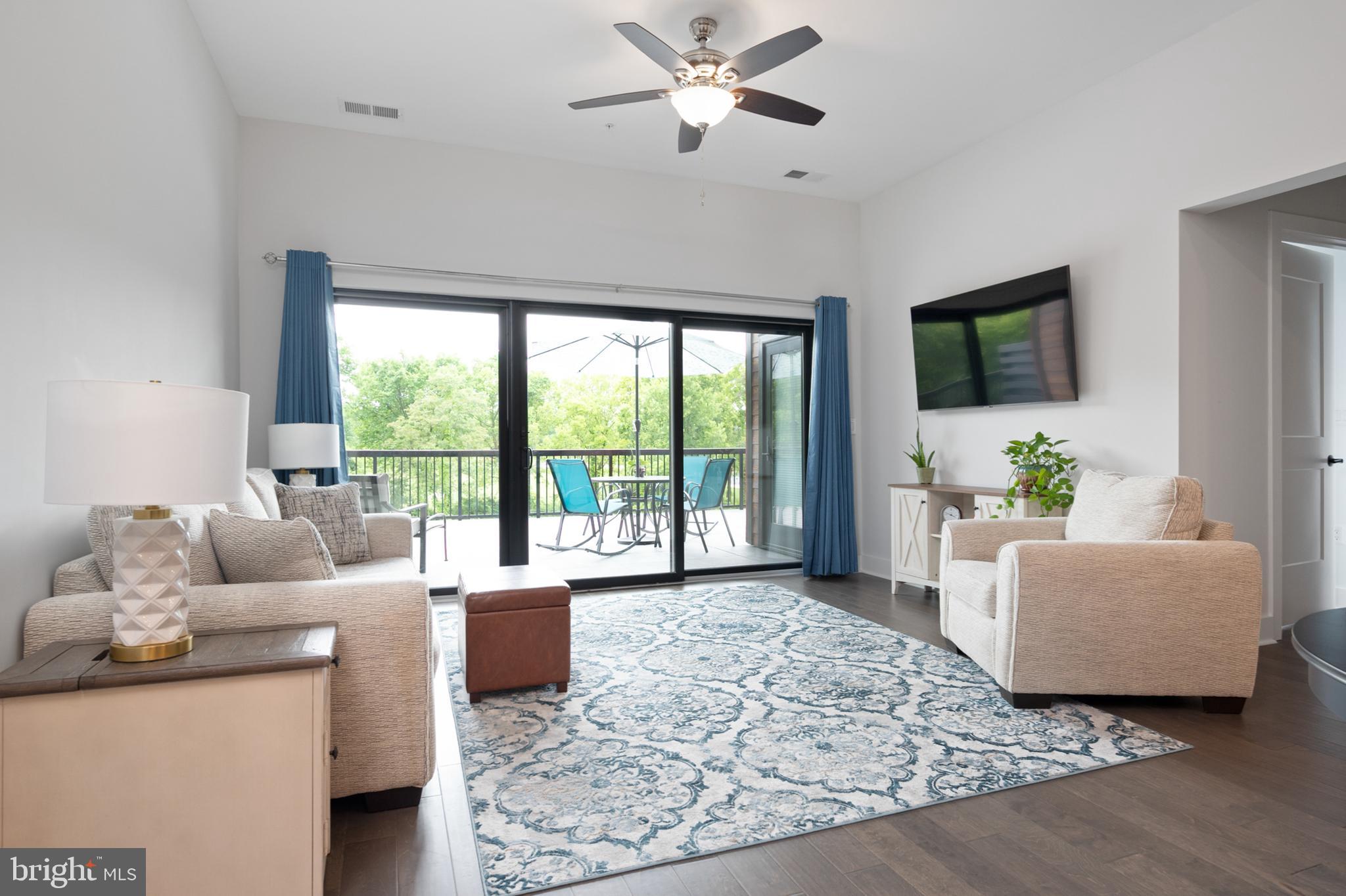 ONE LOUDOUN - Residential