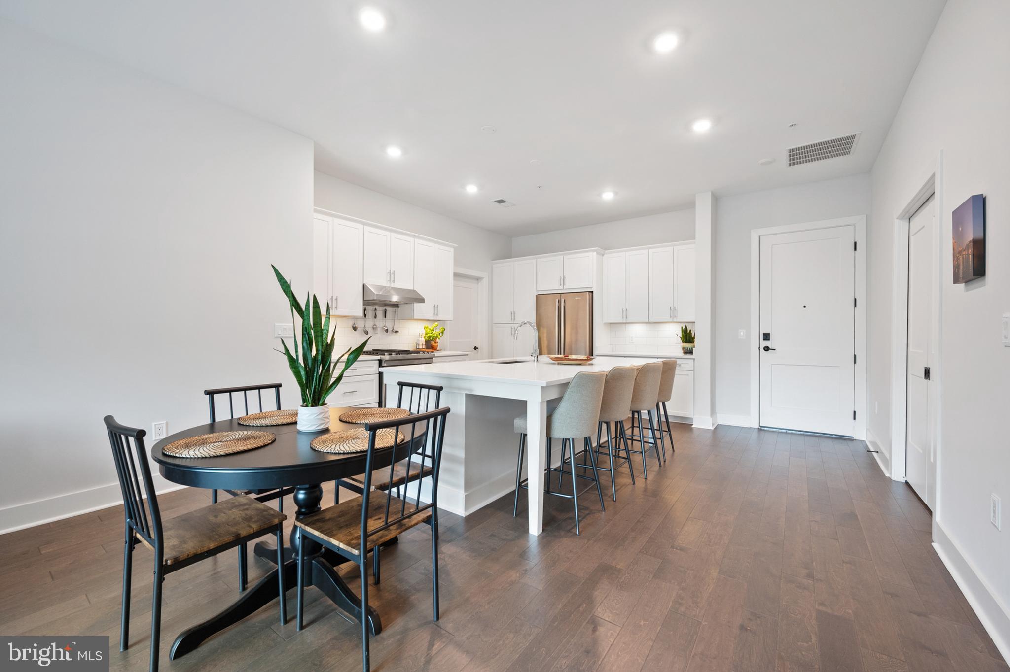 ONE LOUDOUN - Residential