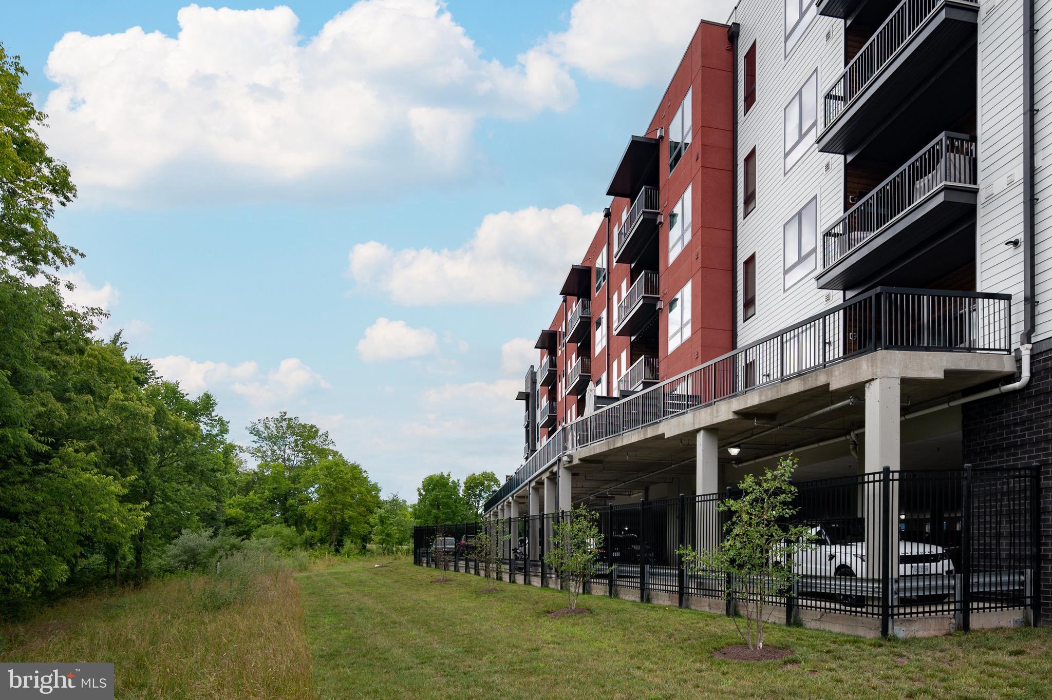 ONE LOUDOUN - Residential