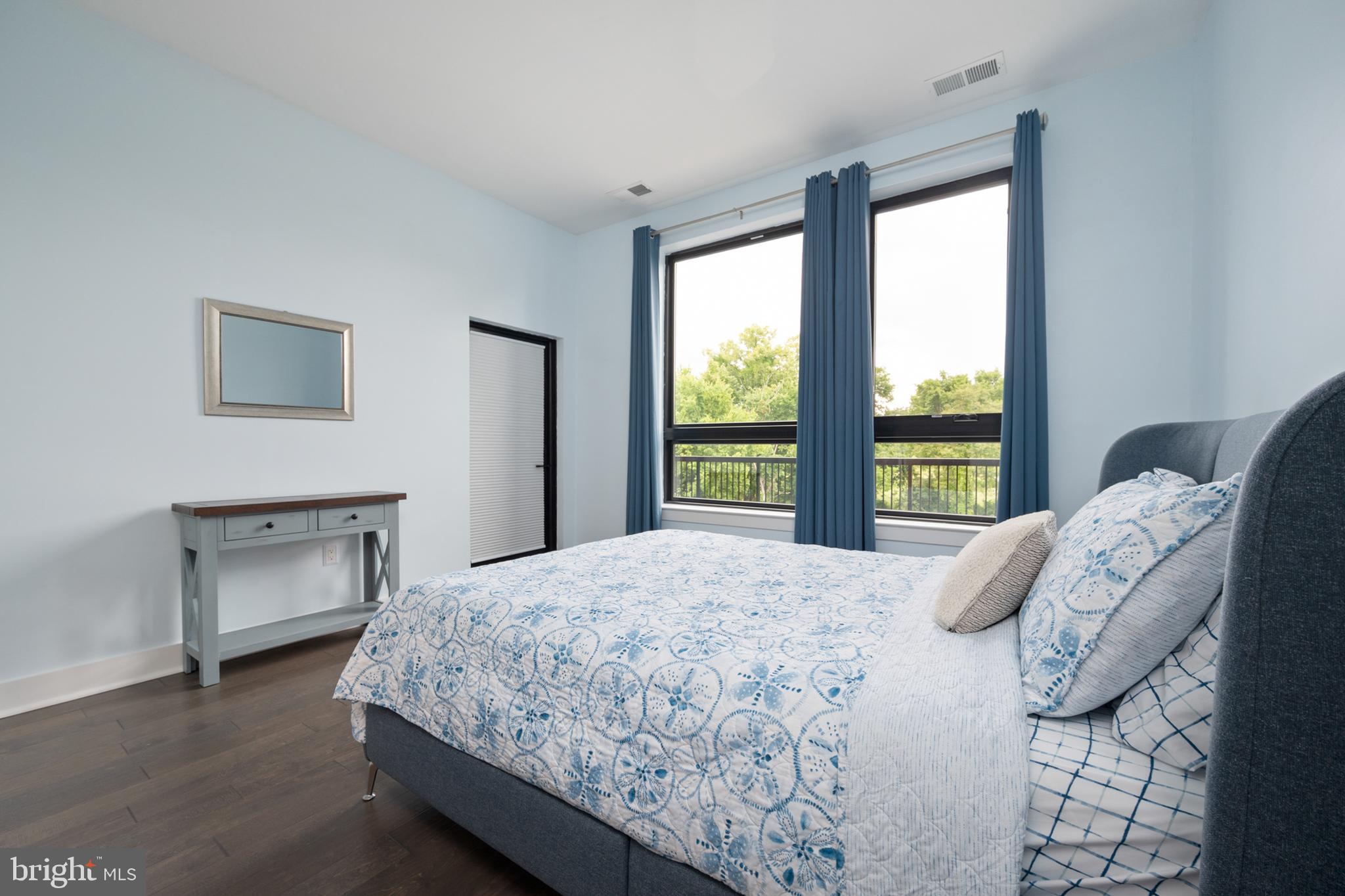 ONE LOUDOUN - Residential