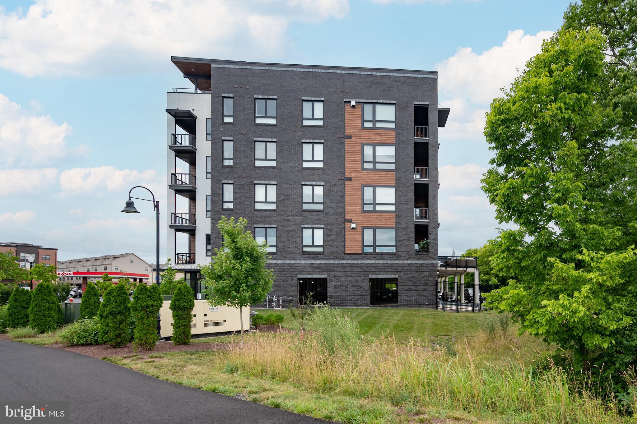 ONE LOUDOUN - Residential