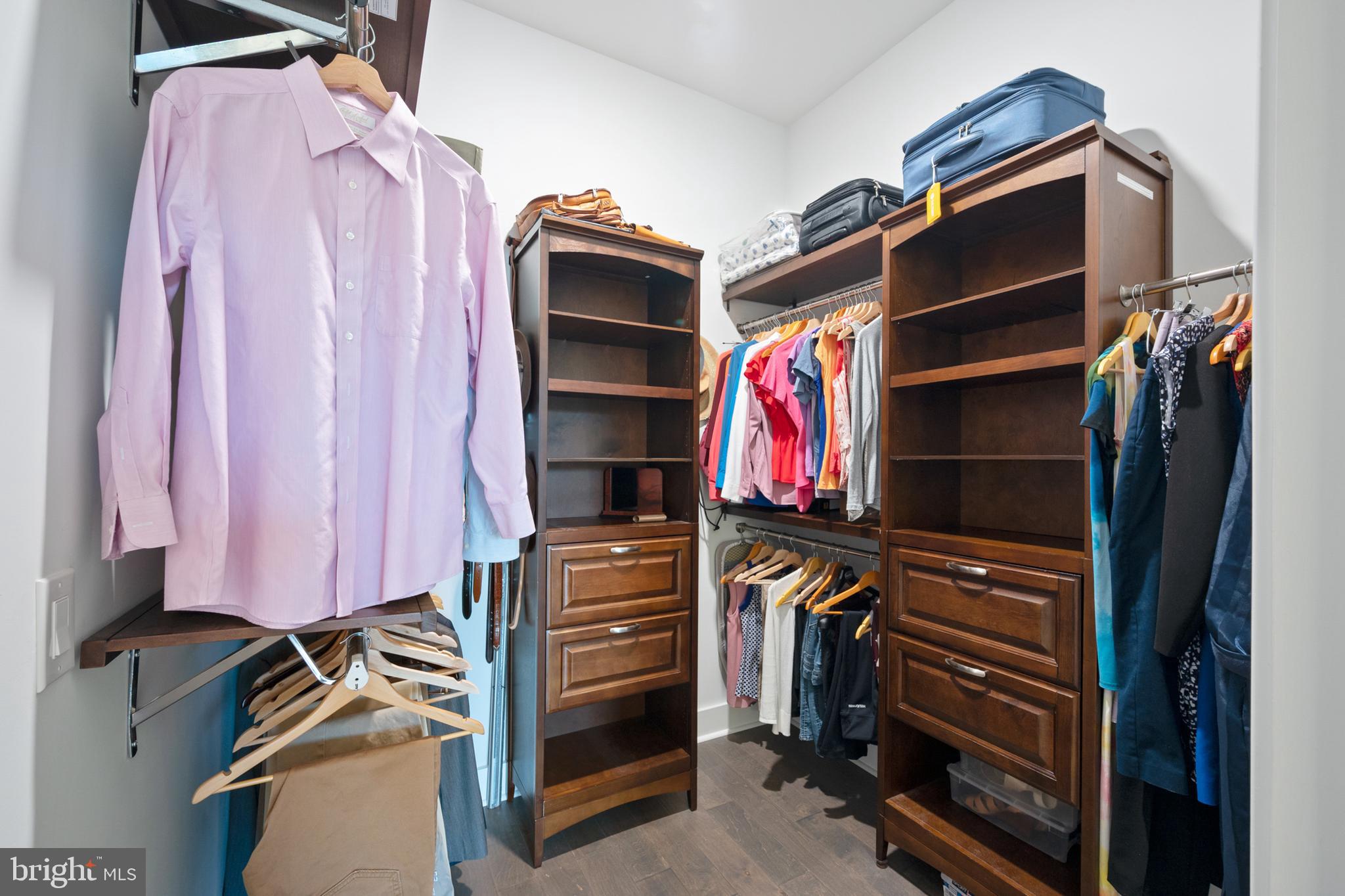 ONE LOUDOUN - Residential