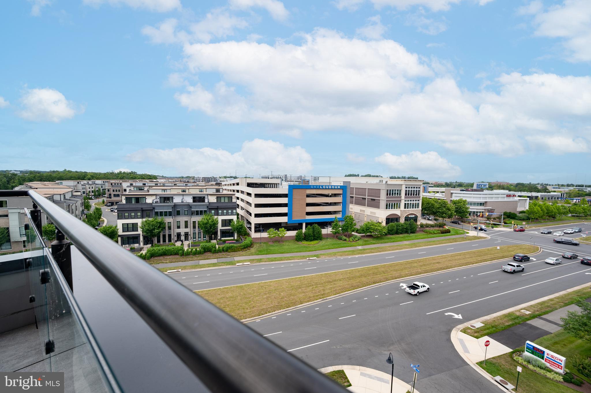 ONE LOUDOUN - Residential