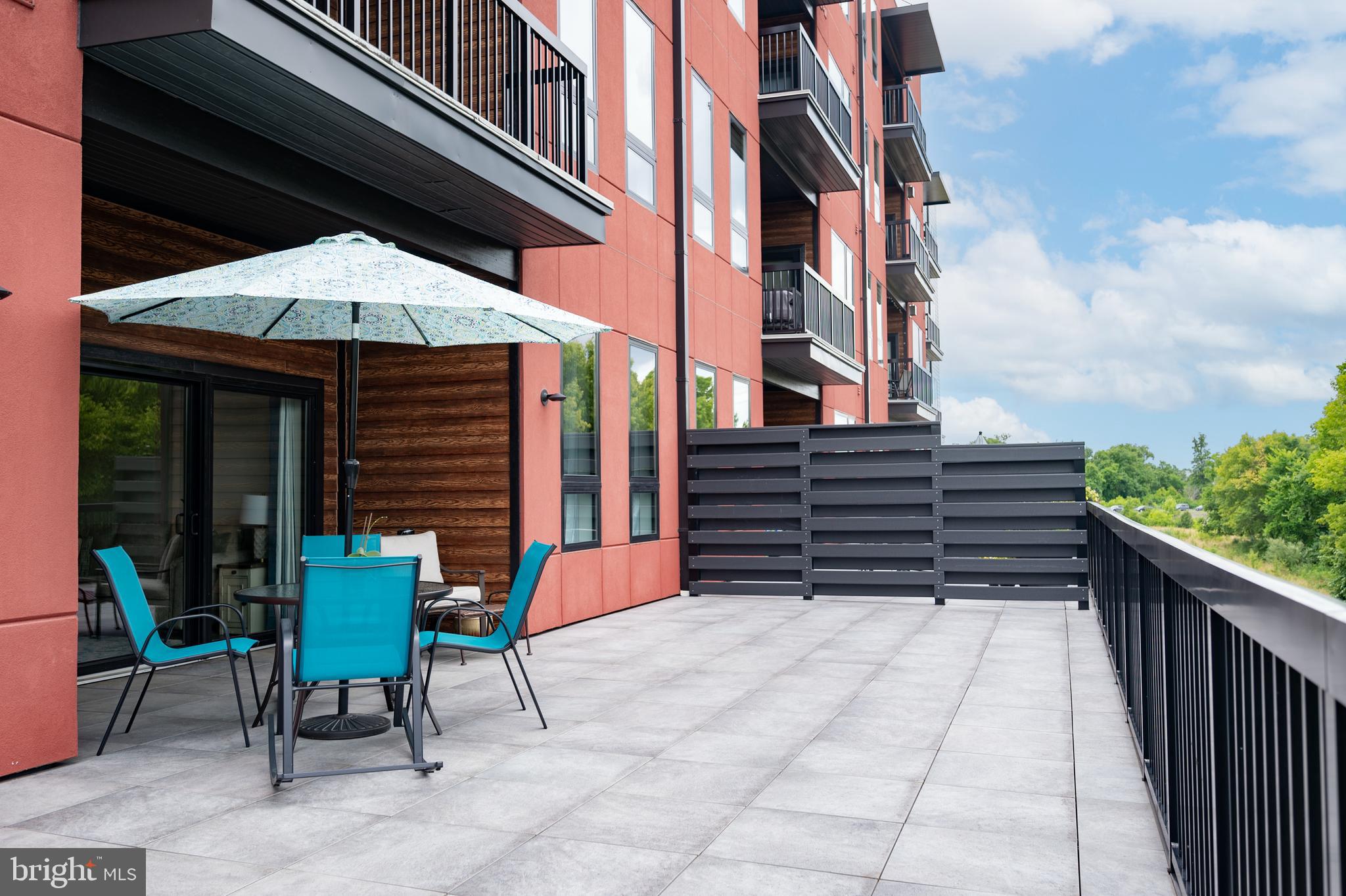 ONE LOUDOUN - Residential