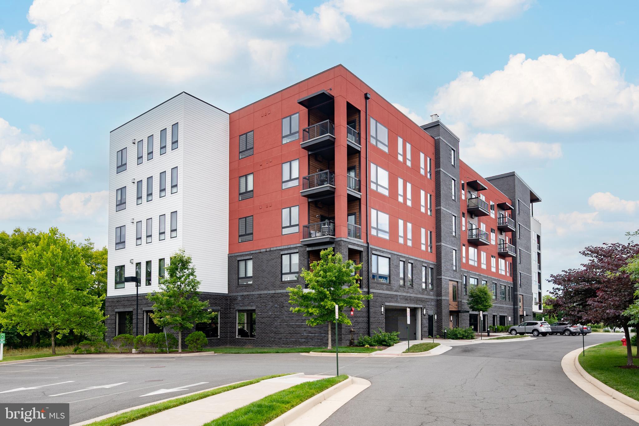 ONE LOUDOUN - Residential