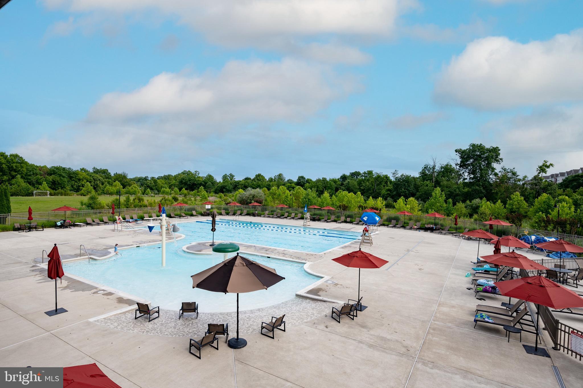 ONE LOUDOUN - Residential