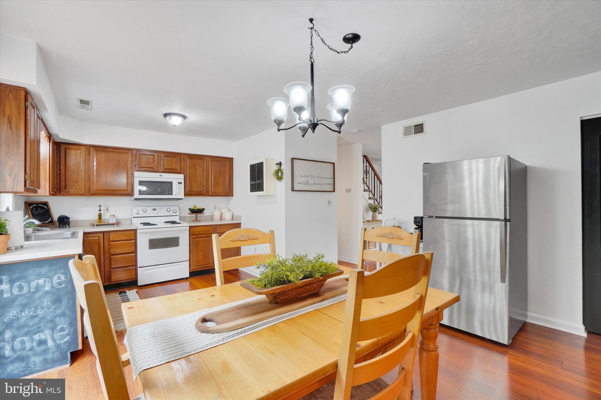CHESTNUT POINTE CONDOS - Residential