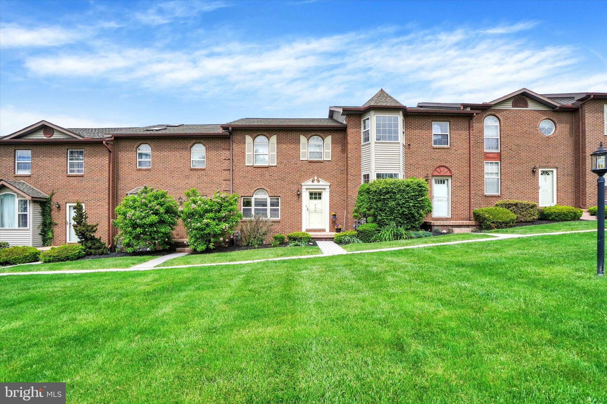 CHESTNUT POINTE CONDOS - Residential