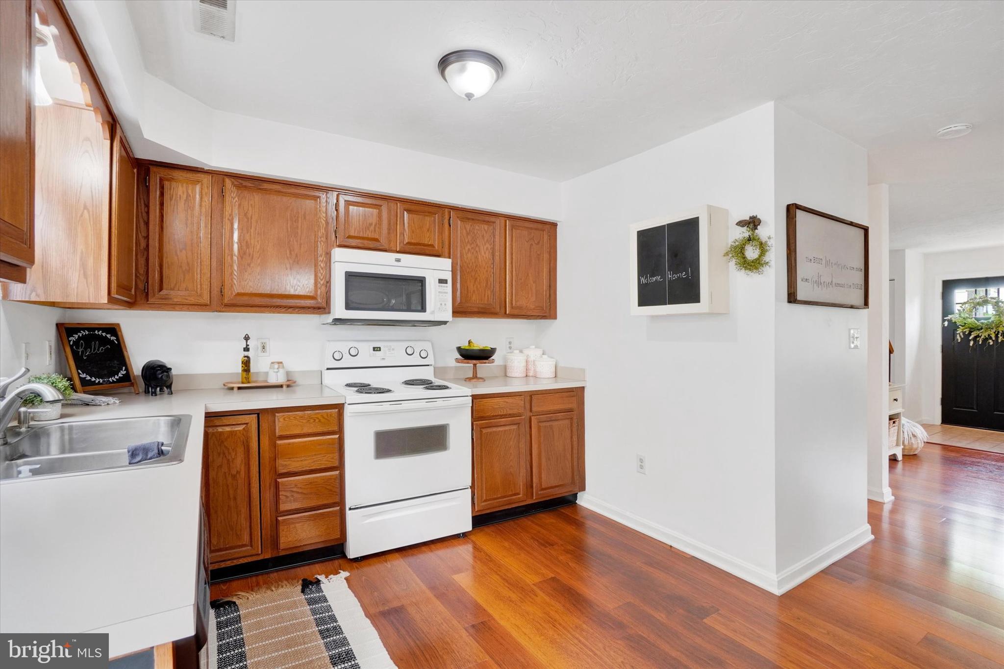 CHESTNUT POINTE CONDOS - Residential