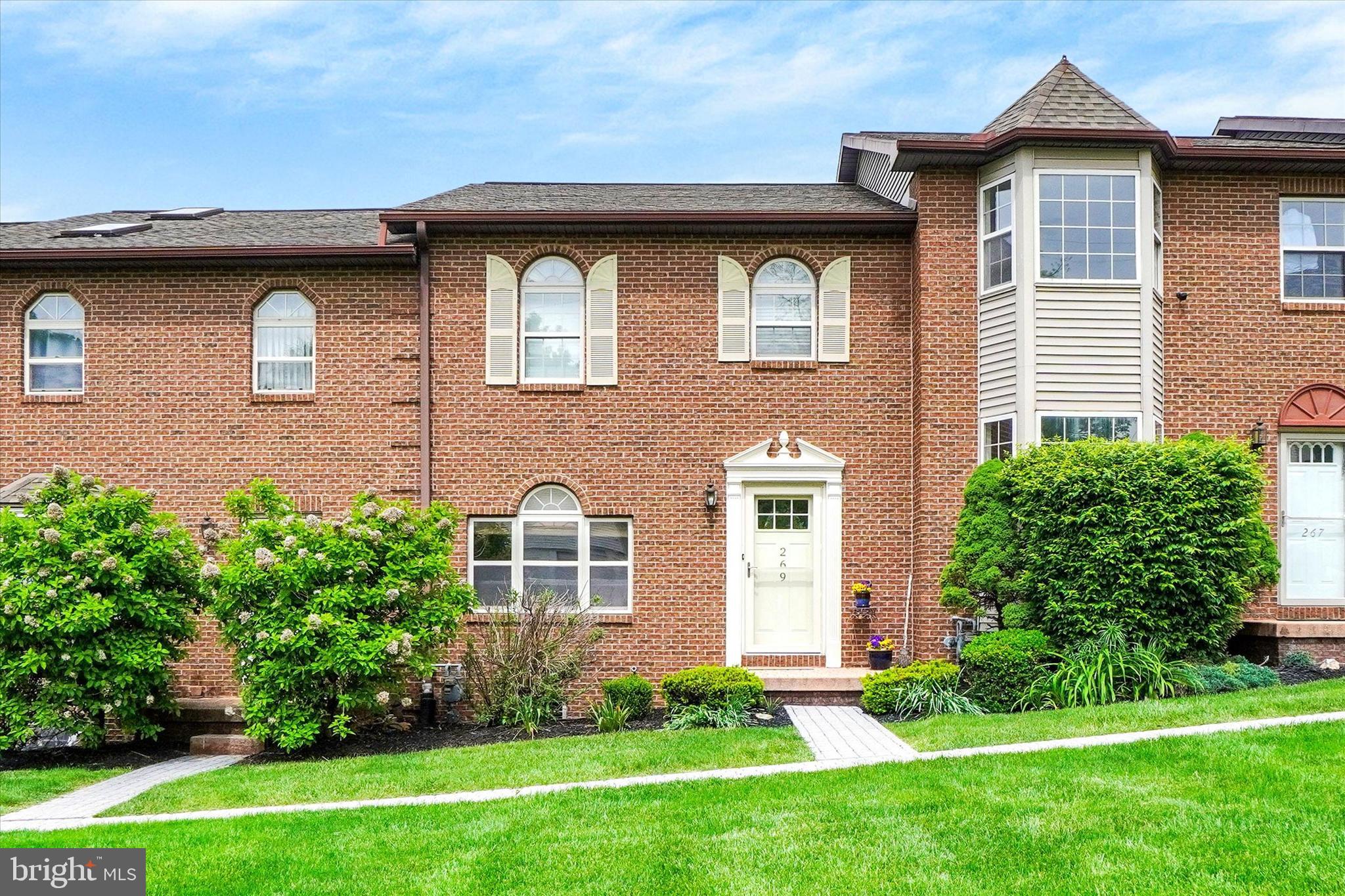 CHESTNUT POINTE CONDOS - Residential