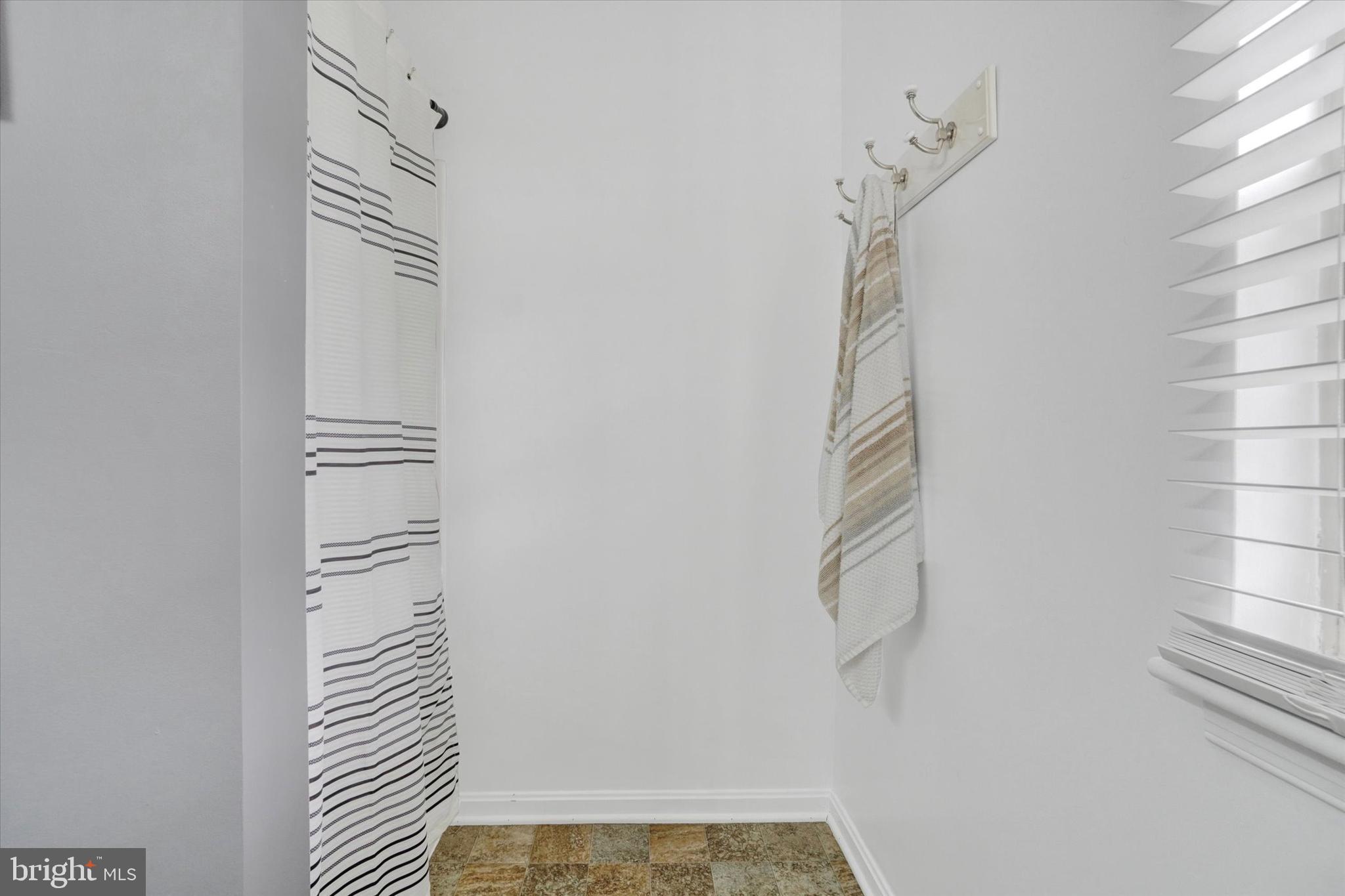 CHESTNUT POINTE CONDOS - Residential