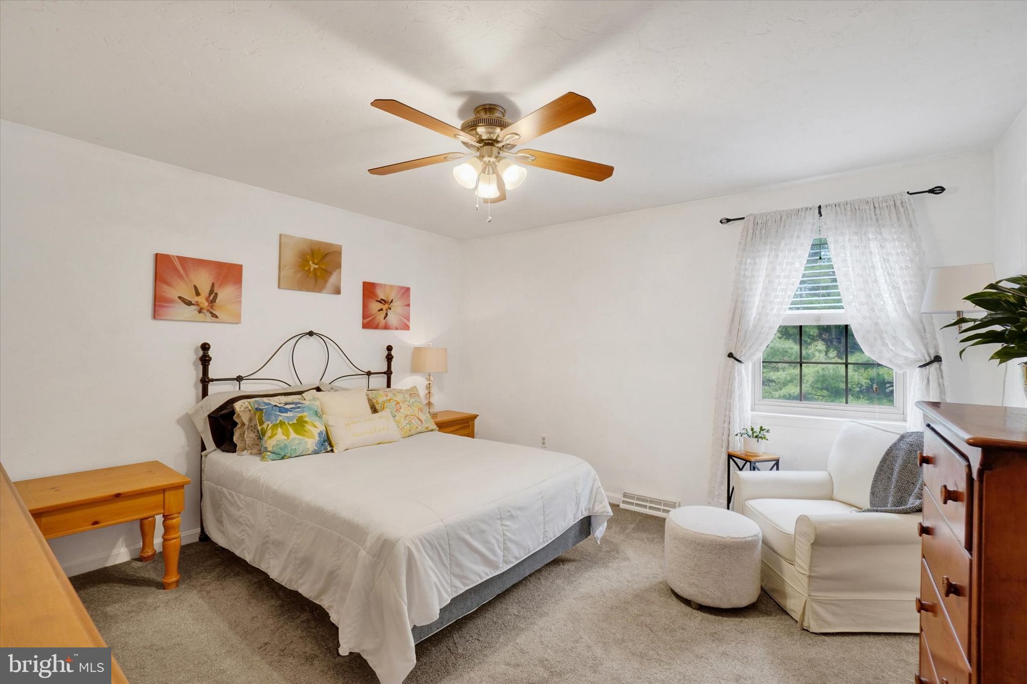 CHESTNUT POINTE CONDOS - Residential