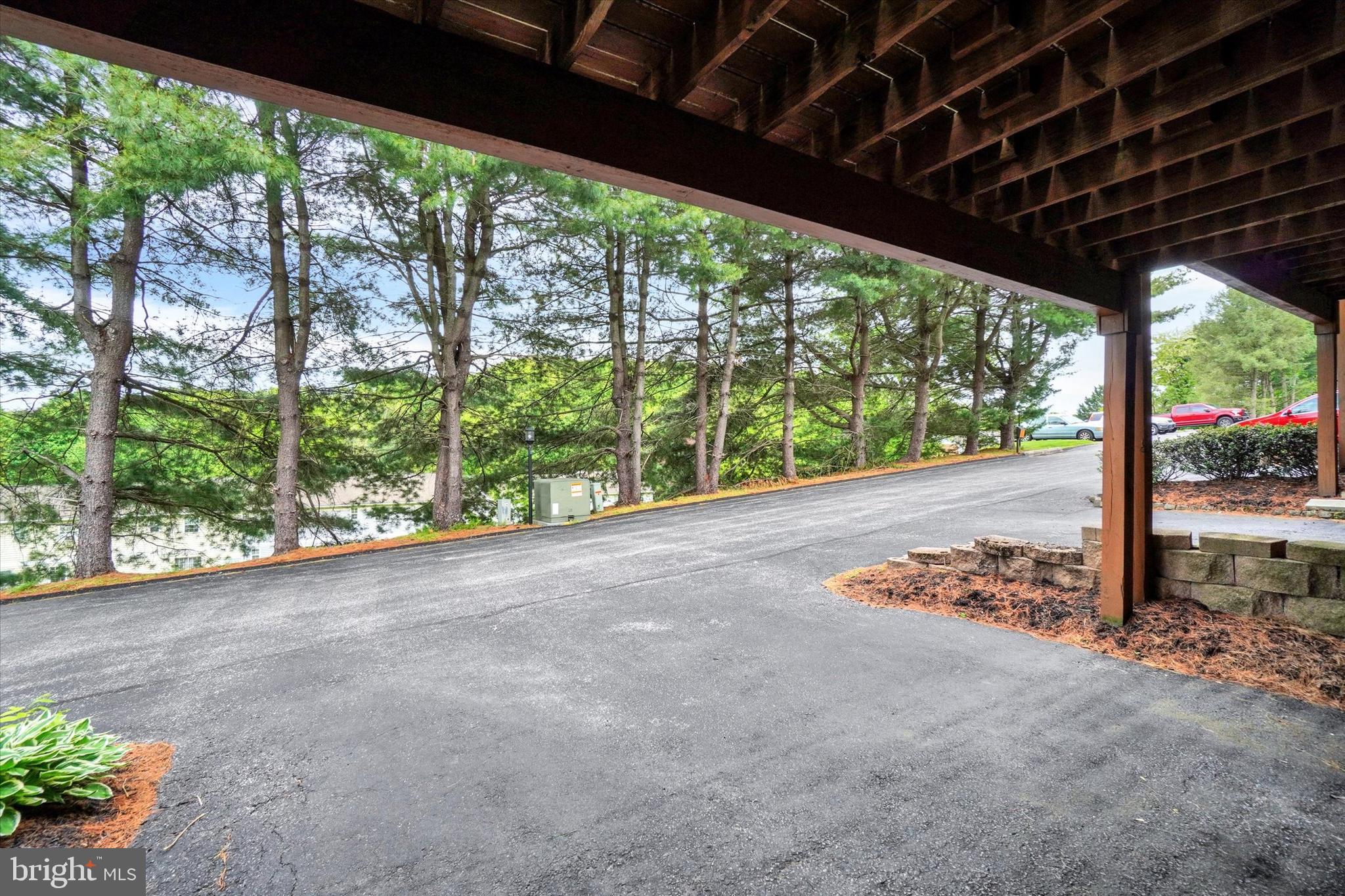 CHESTNUT POINTE CONDOS - Residential