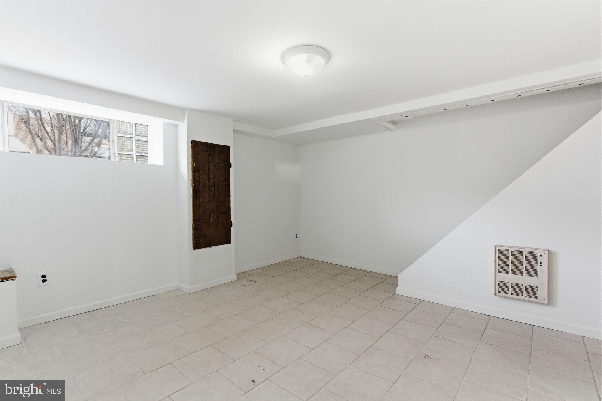 MAYFAIR (WEST) - Residential