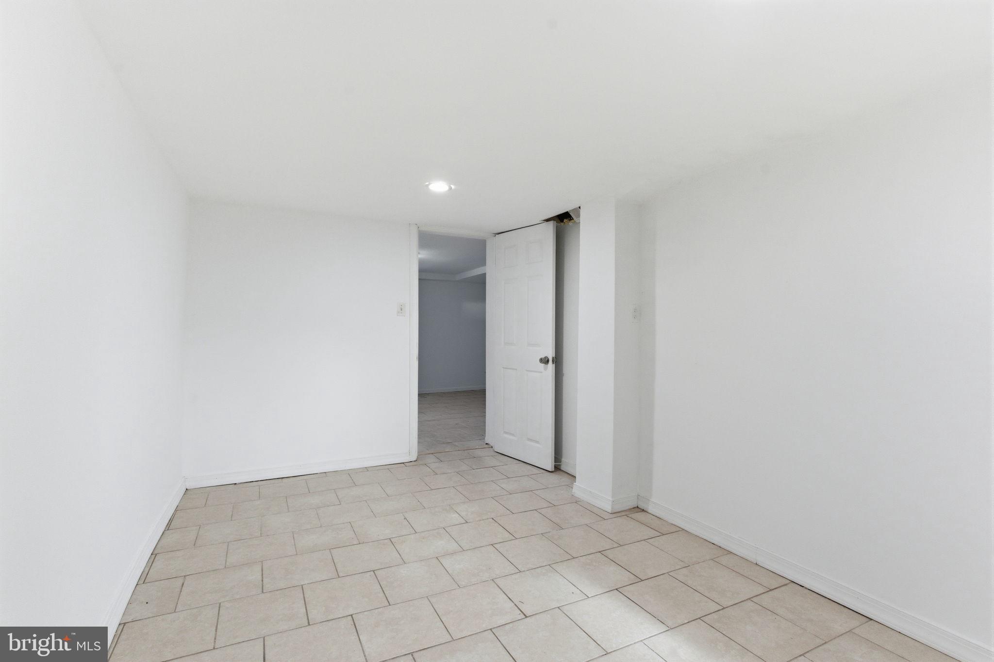 MAYFAIR (WEST) - Residential